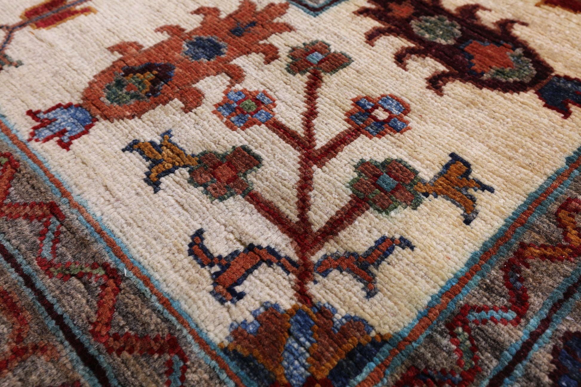Peshawar Hand Knotted Wool Rug - 8' 5" X 10' 1" - Golden Nile