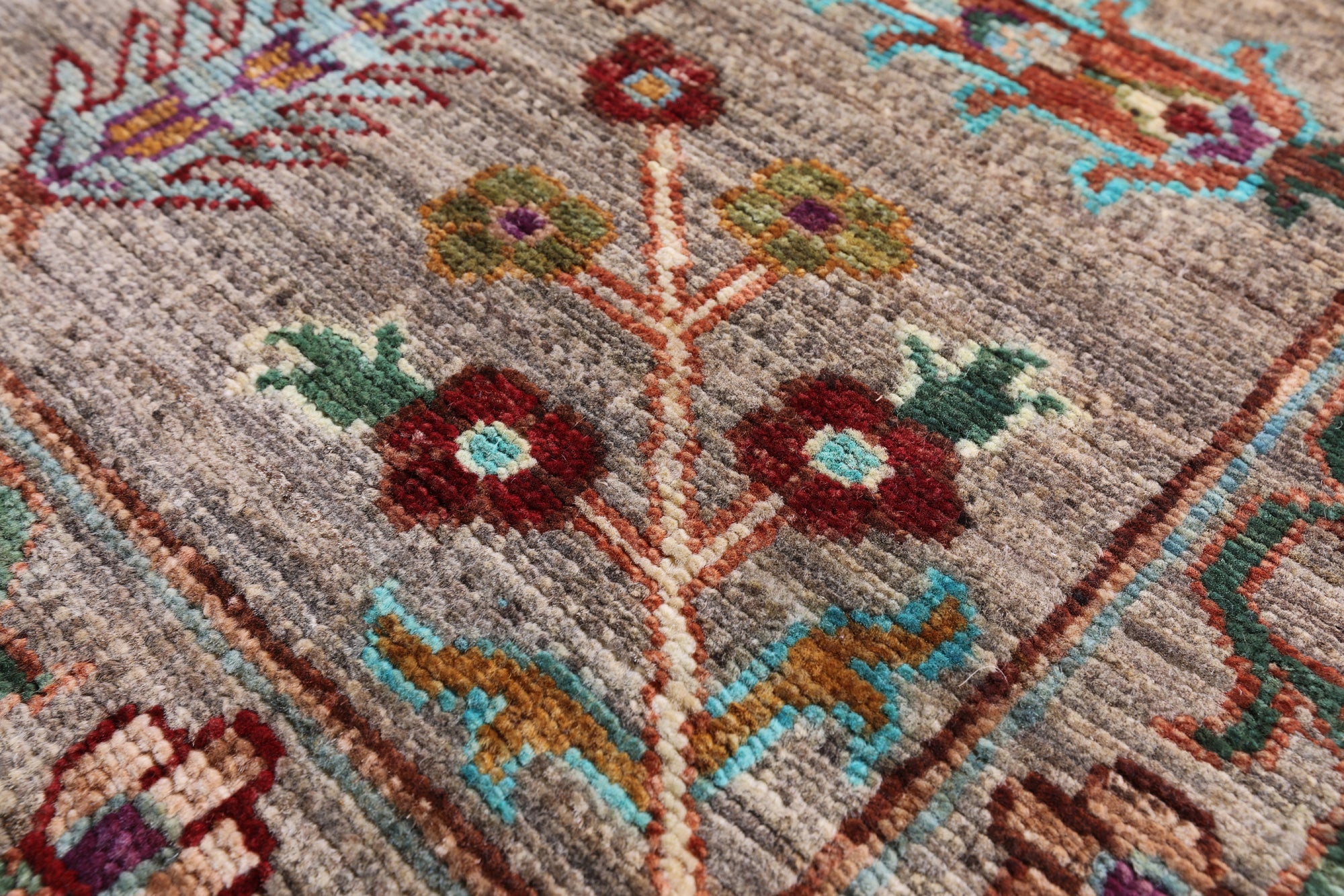 Peshawar Hand Knotted Wool Rug - 7' 0" X 10' 0" - Golden Nile