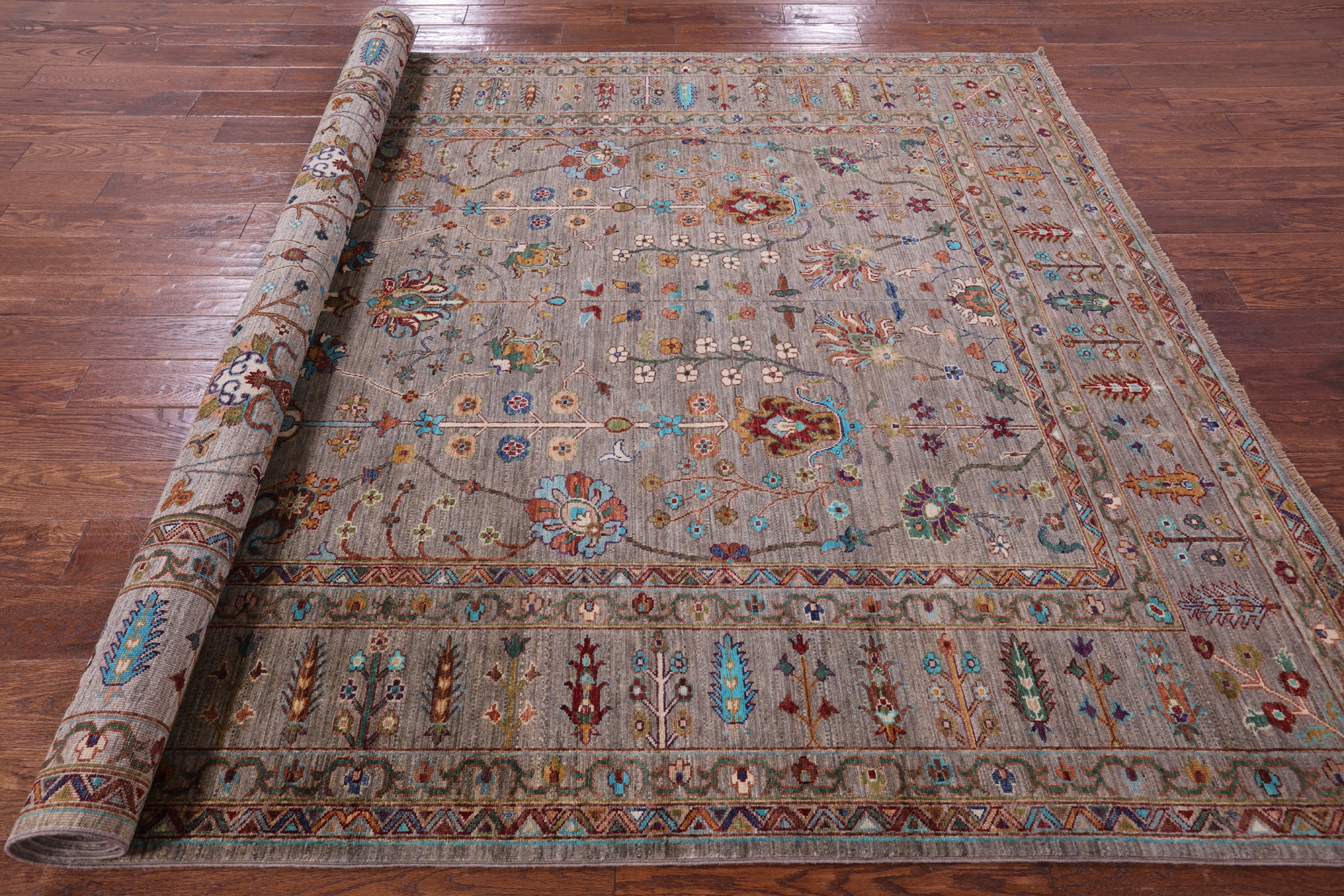 Peshawar Hand Knotted Wool Rug - 7' 0" X 10' 0" - Golden Nile