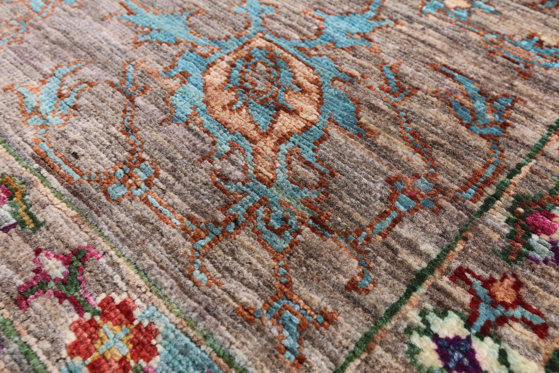Persian Tabriz Handmade Wool Rug - 7' 0" X 10' 2" - Golden Nile