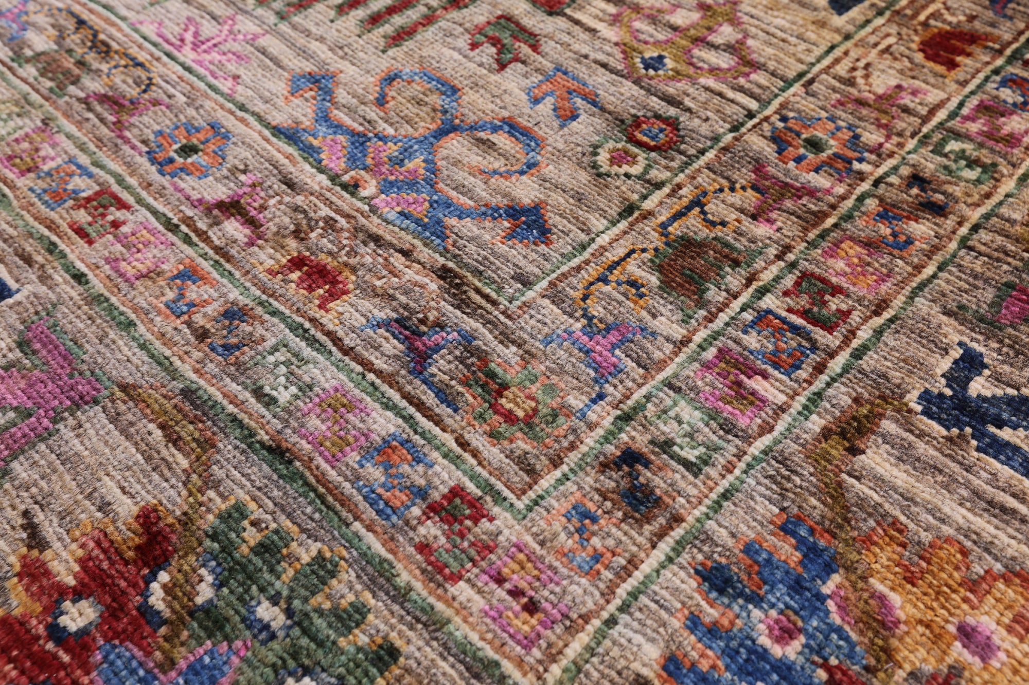 Turkmen Ersari Hand Knotted Wool Rug - 6' 7" X 10' 2" - Golden Nile