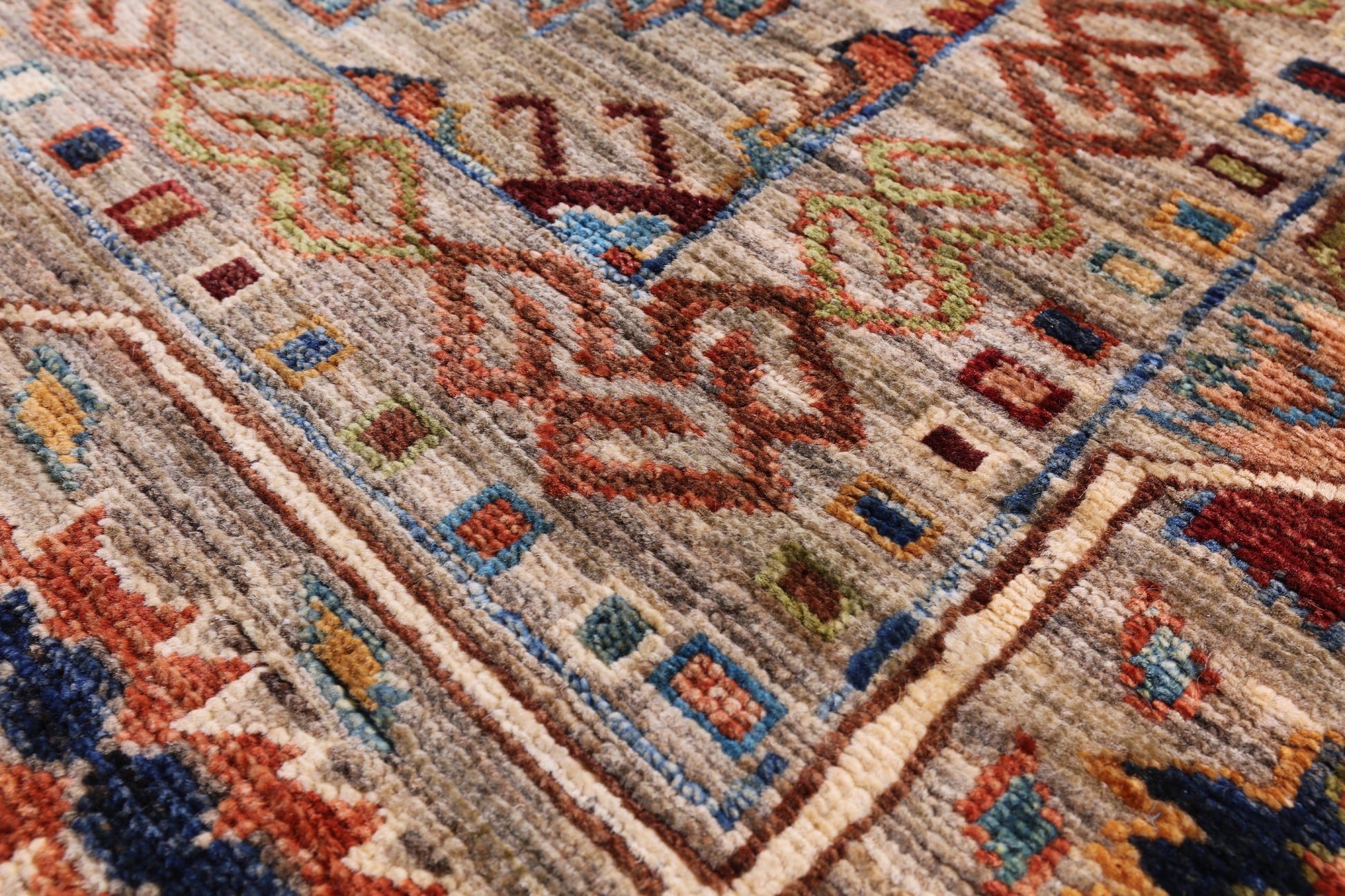 Turkmen Ersari Hand Knotted Wool Rug - 5' 7" X 7' 11" - Golden Nile