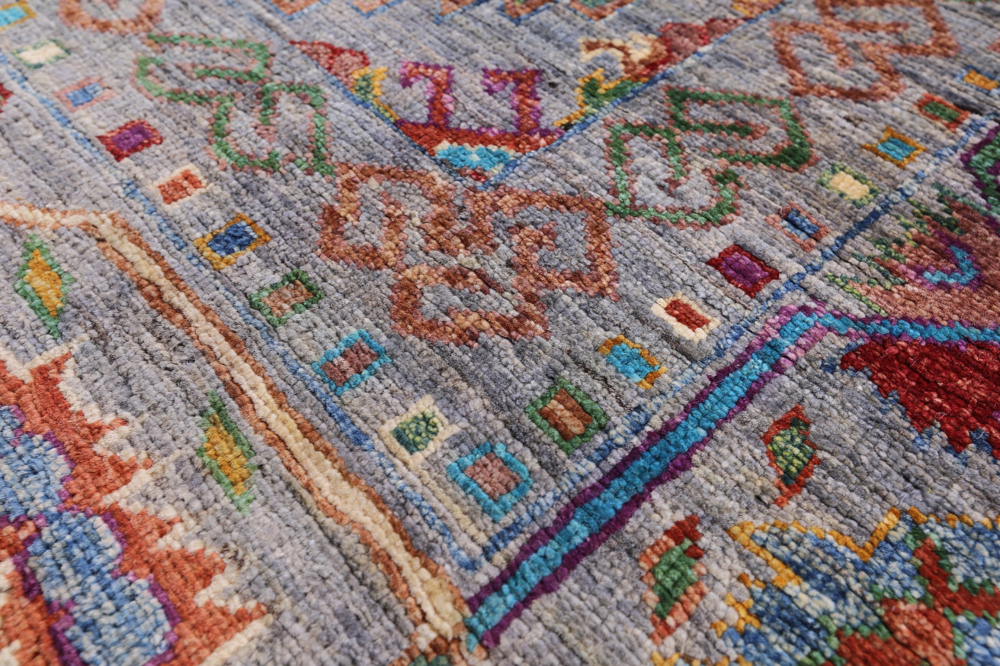 Turkmen Ersari Hand Knotted Wool Rug - 5' 7" X 8' 6" - Golden Nile