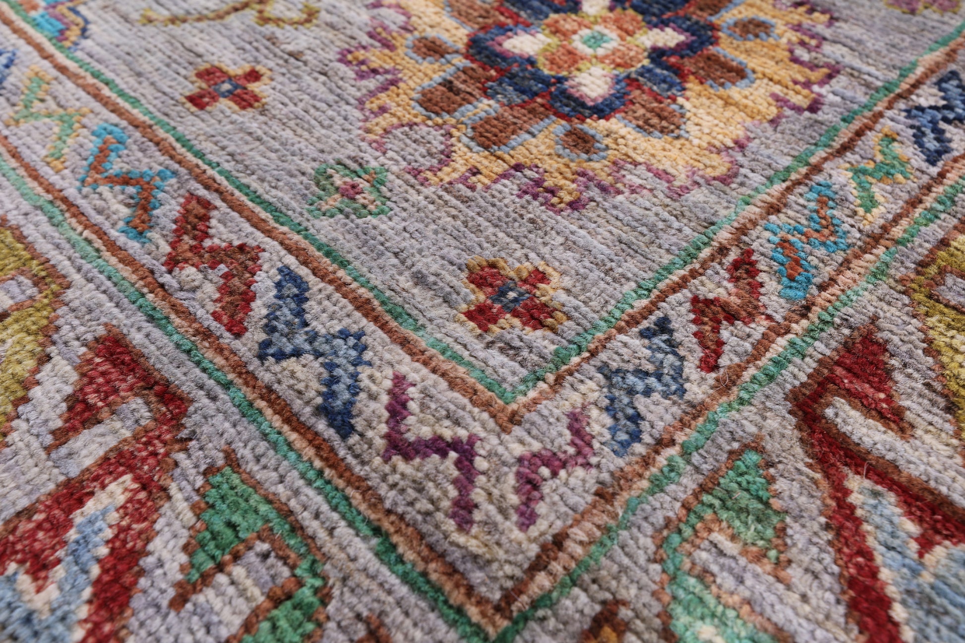 Grey Tribal Persian Hand Knotted Wool Rug - 4' 9" X 6' 9" - Golden Nile