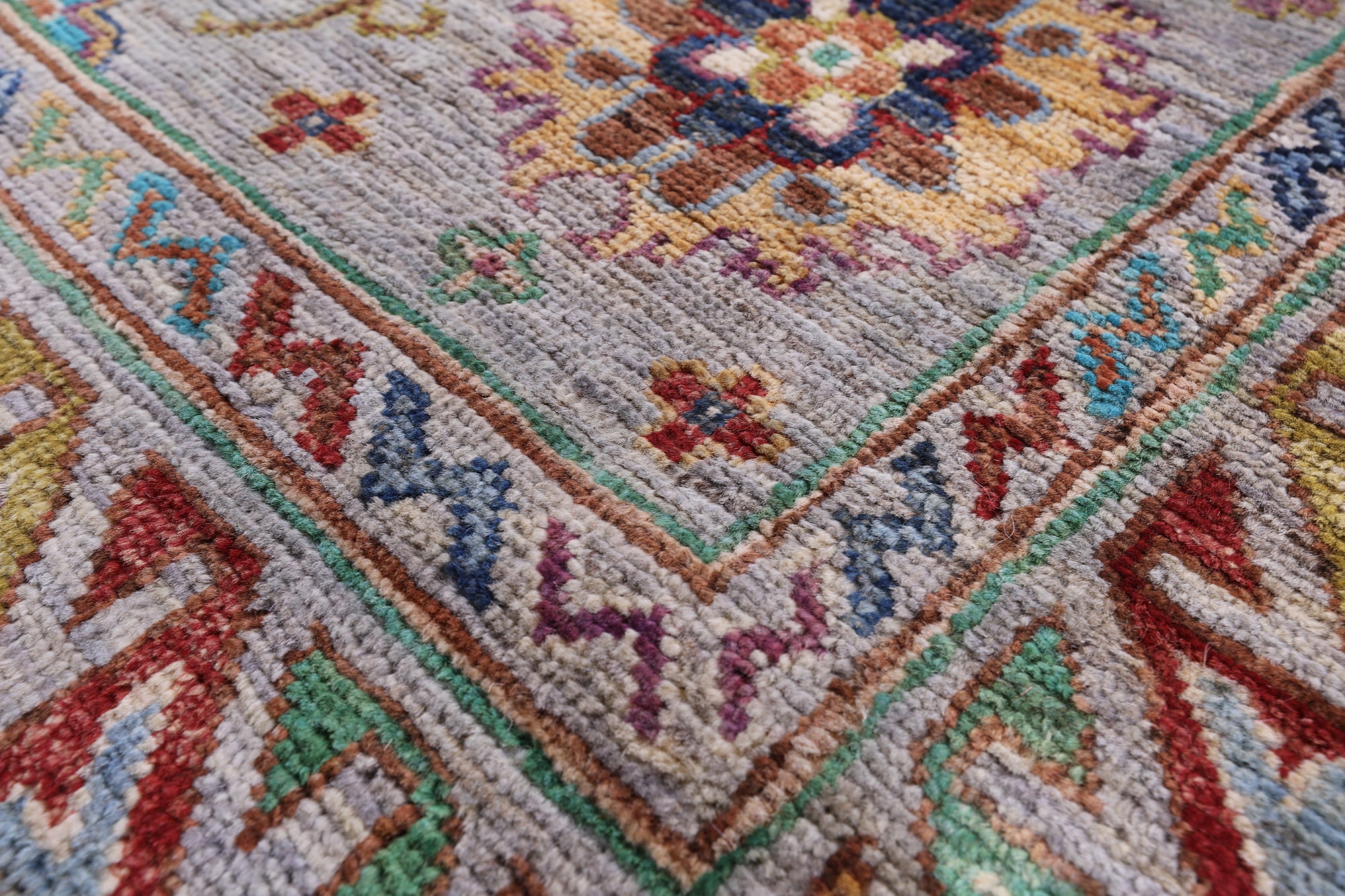 Grey Tribal Persian Hand Knotted Wool Rug - 4' 9" X 6' 9" - Golden Nile