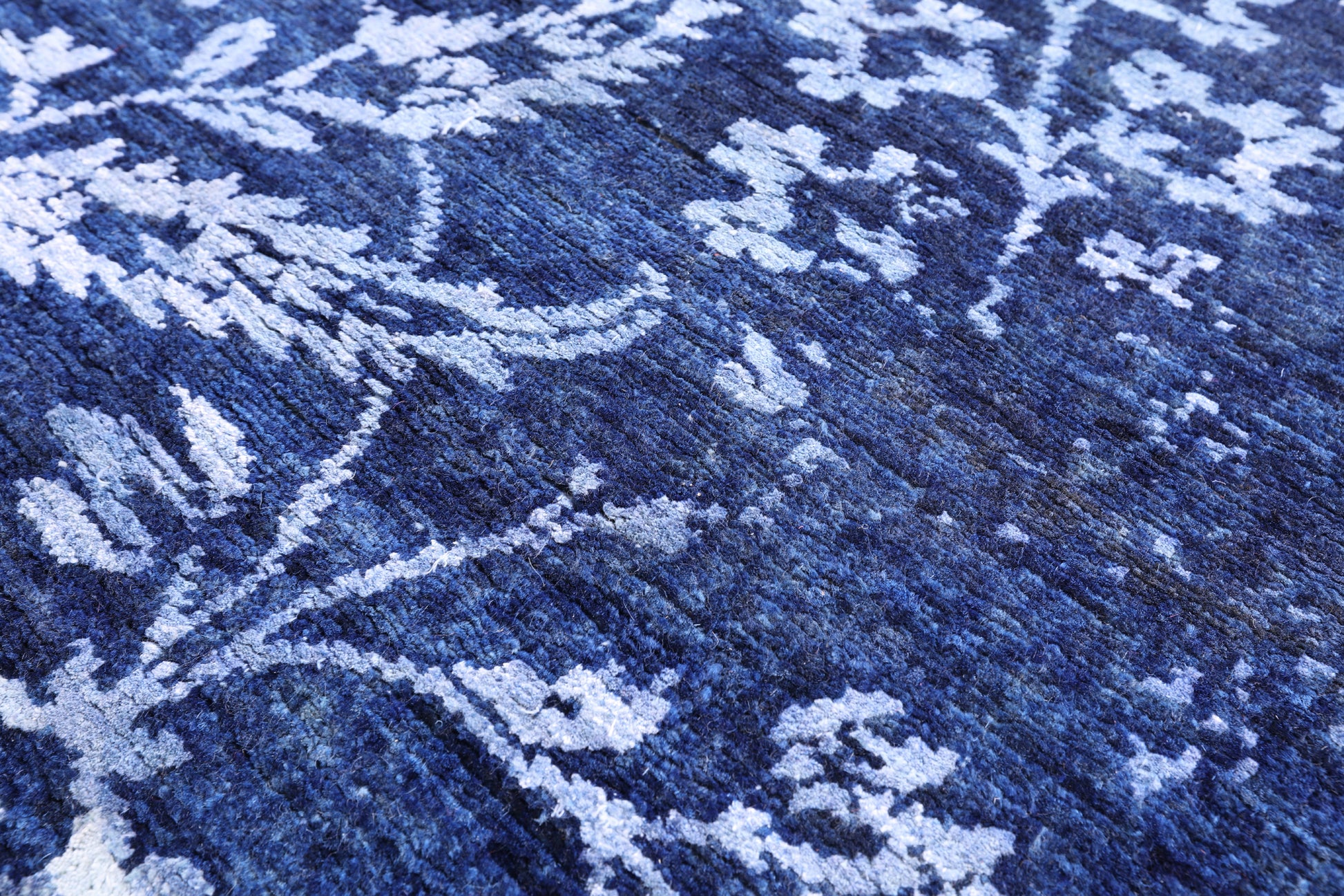 Blue Contemporary Hand Knotted Wool & Silk Rug - 6' 0" X 8' 9" - Golden Nile
