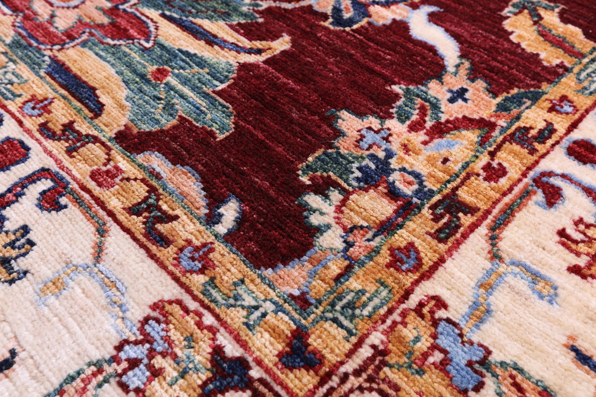 Persian Tabriz Handmade Wool Rug - 4' 10" X 6' 8" - Golden Nile