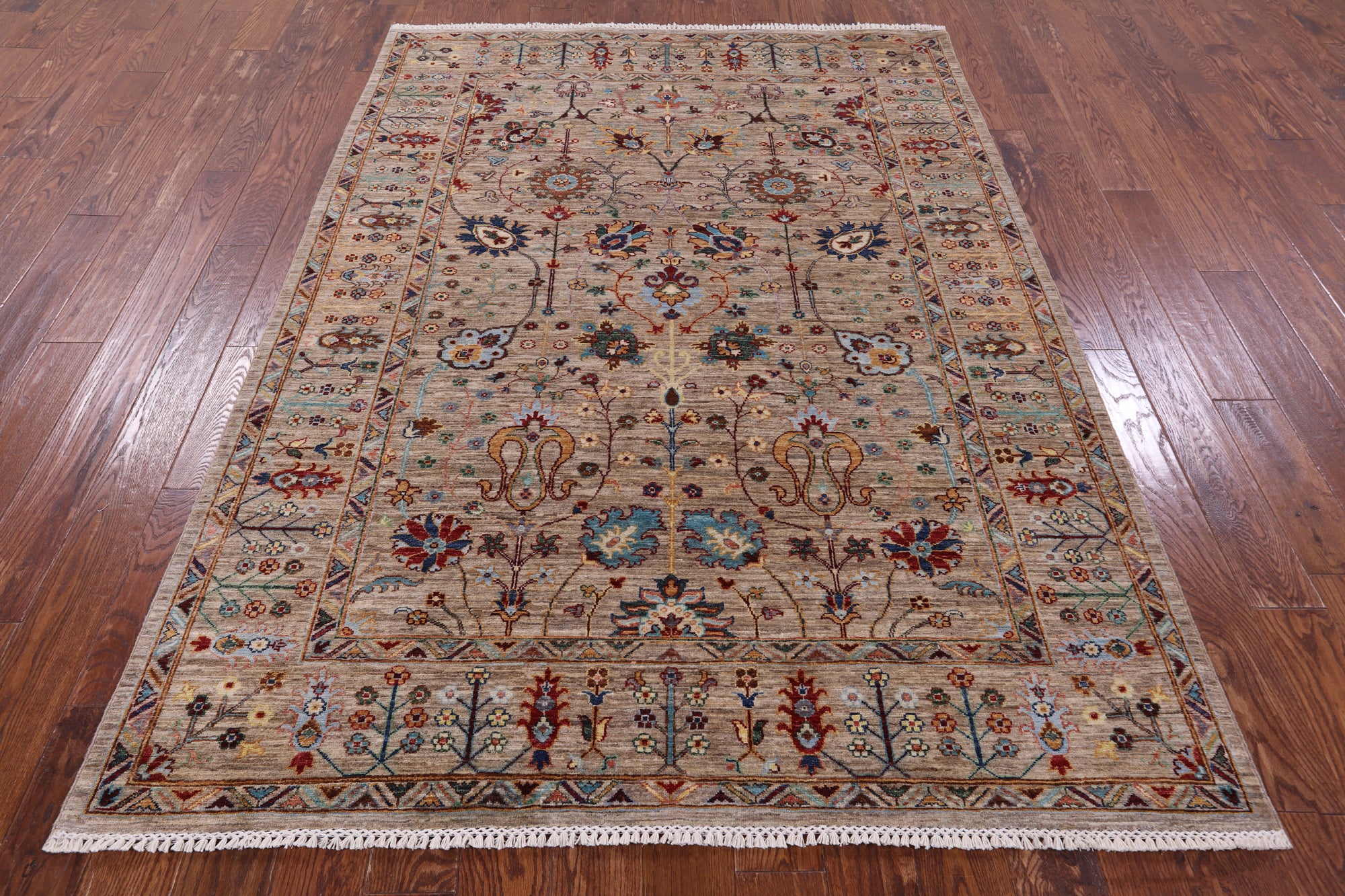 Peshawar Hand Knotted Wool Rug - 5' 9" X 7' 11" - Golden Nile