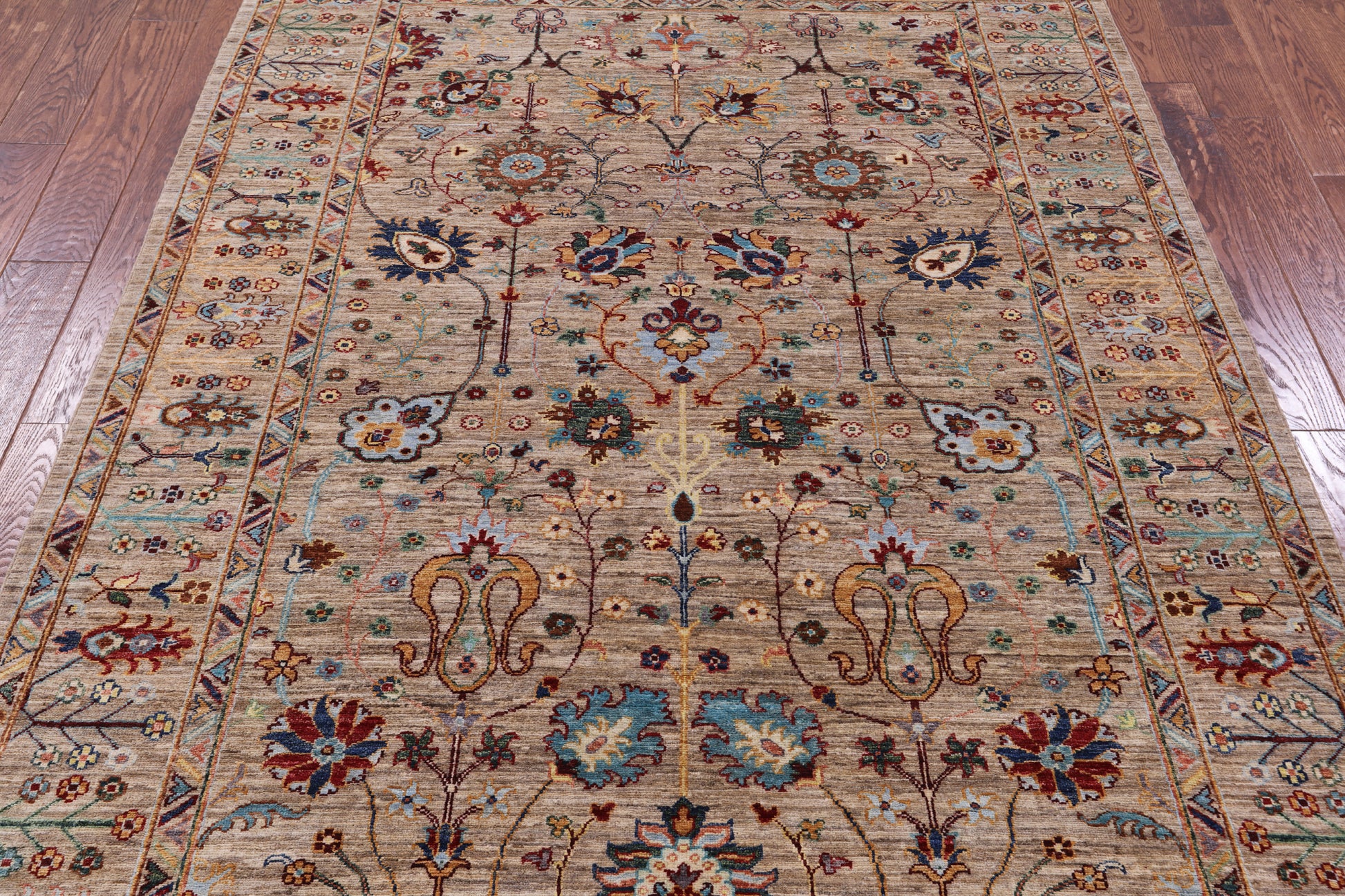 Peshawar Hand Knotted Wool Rug - 5' 9" X 7' 11" - Golden Nile