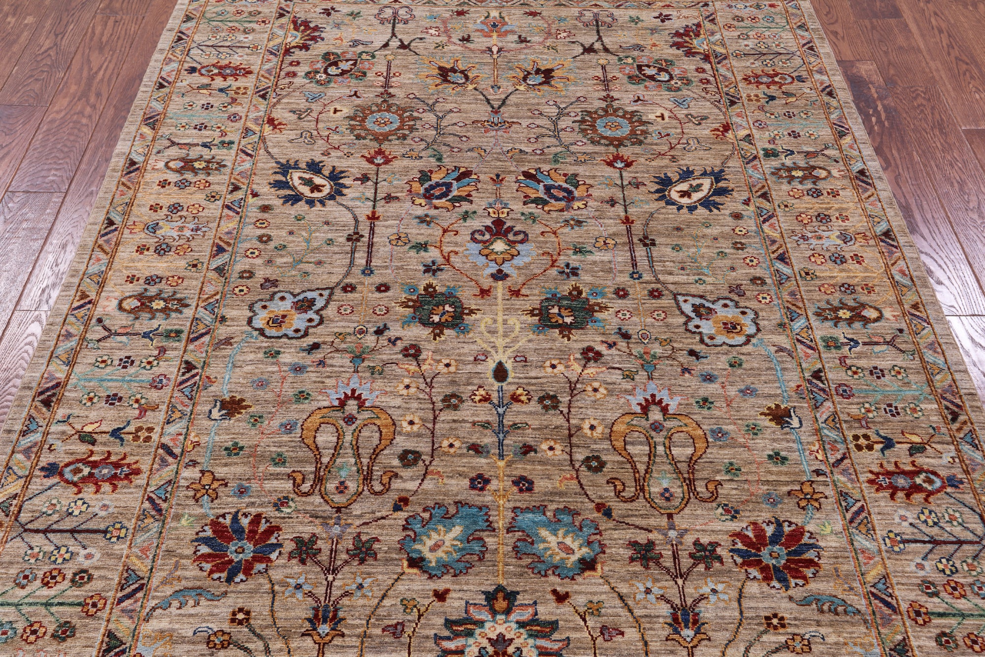 Peshawar Hand Knotted Wool Rug - 5' 9" X 7' 11" - Golden Nile