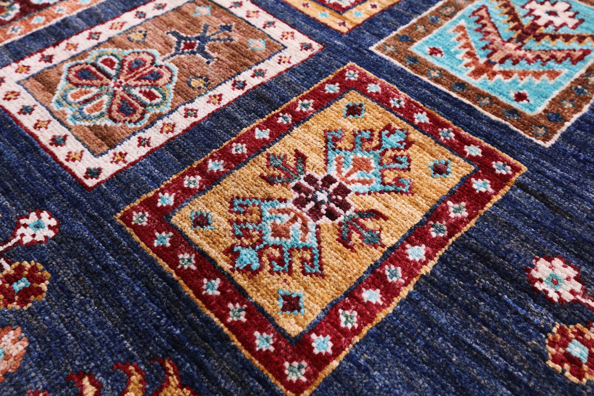 Blue Garden Design Persian Handmade Wool Rug - 6' 6" X 9' 9" - Golden Nile