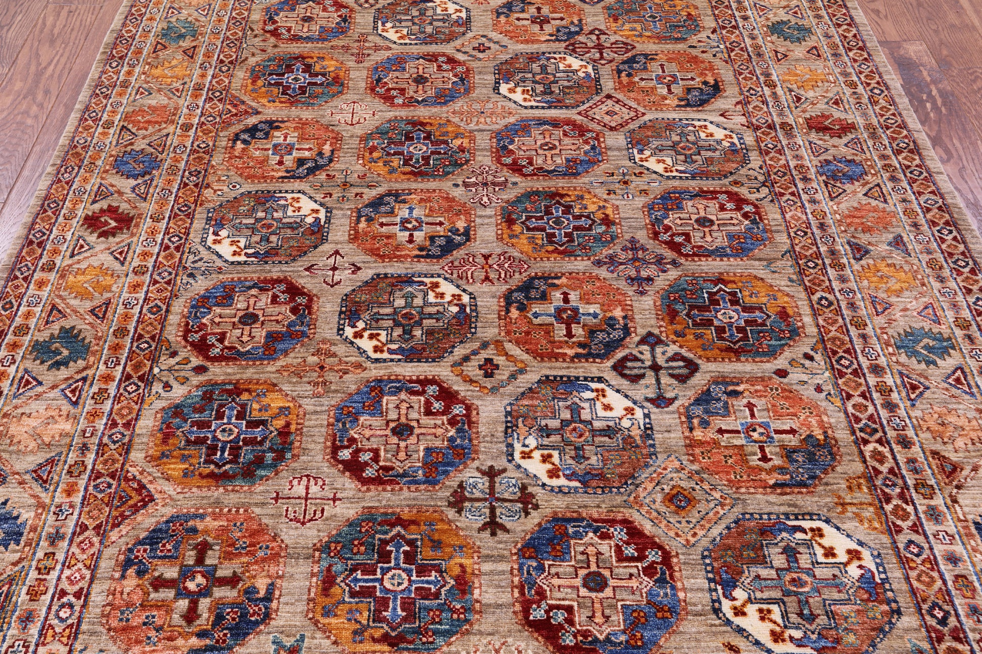 Turkmen Ersari Handmade Wool Rug - 5' 10" X 7' 7" - Golden Nile