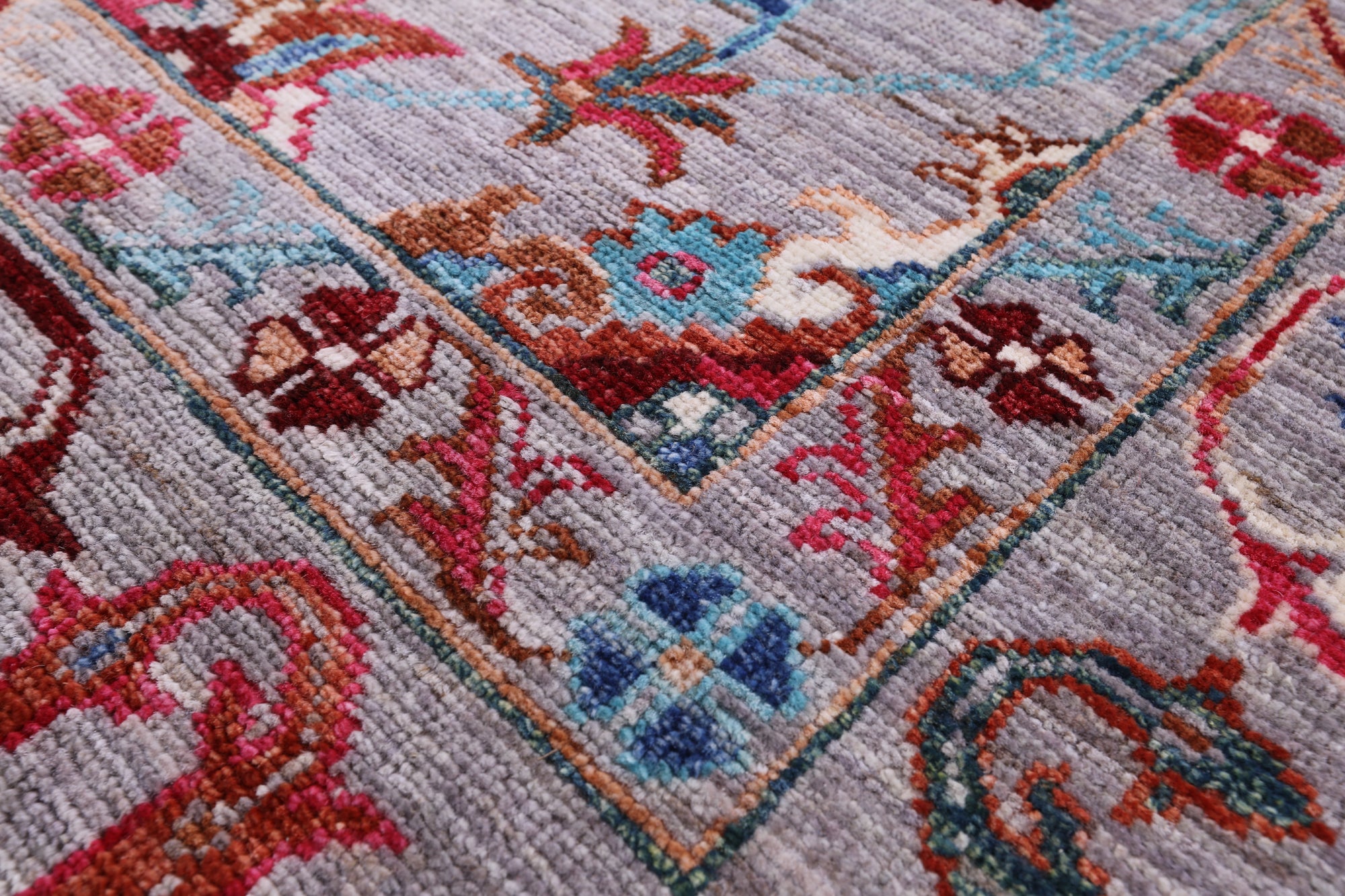 Grey Peshawar Hand Knotted Wool Rug - 5' 8" X 8' 6" - Golden Nile