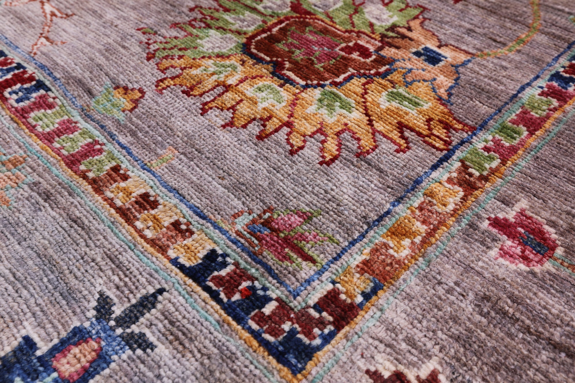 Peshawar Handmade Wool Rug - 5' 9" X 8' 2" - Golden Nile