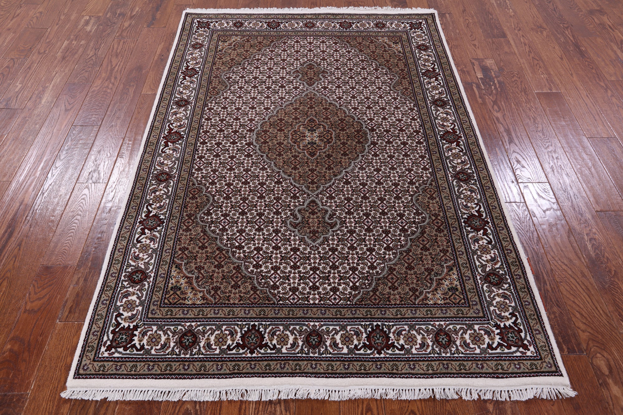 Ivory Bijar Hand Knotted Wool & Silk Rug - 4' 11" X 7' 0" - Golden Nile