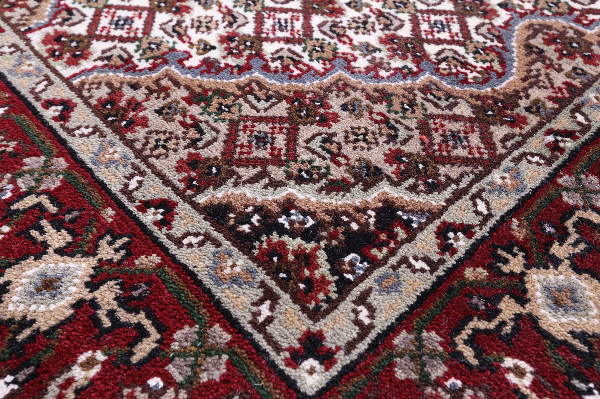 Ivory Bijar Hand Knotted Wool & Silk Runner Rug - 2' 7" X 10' 3" - Golden Nile