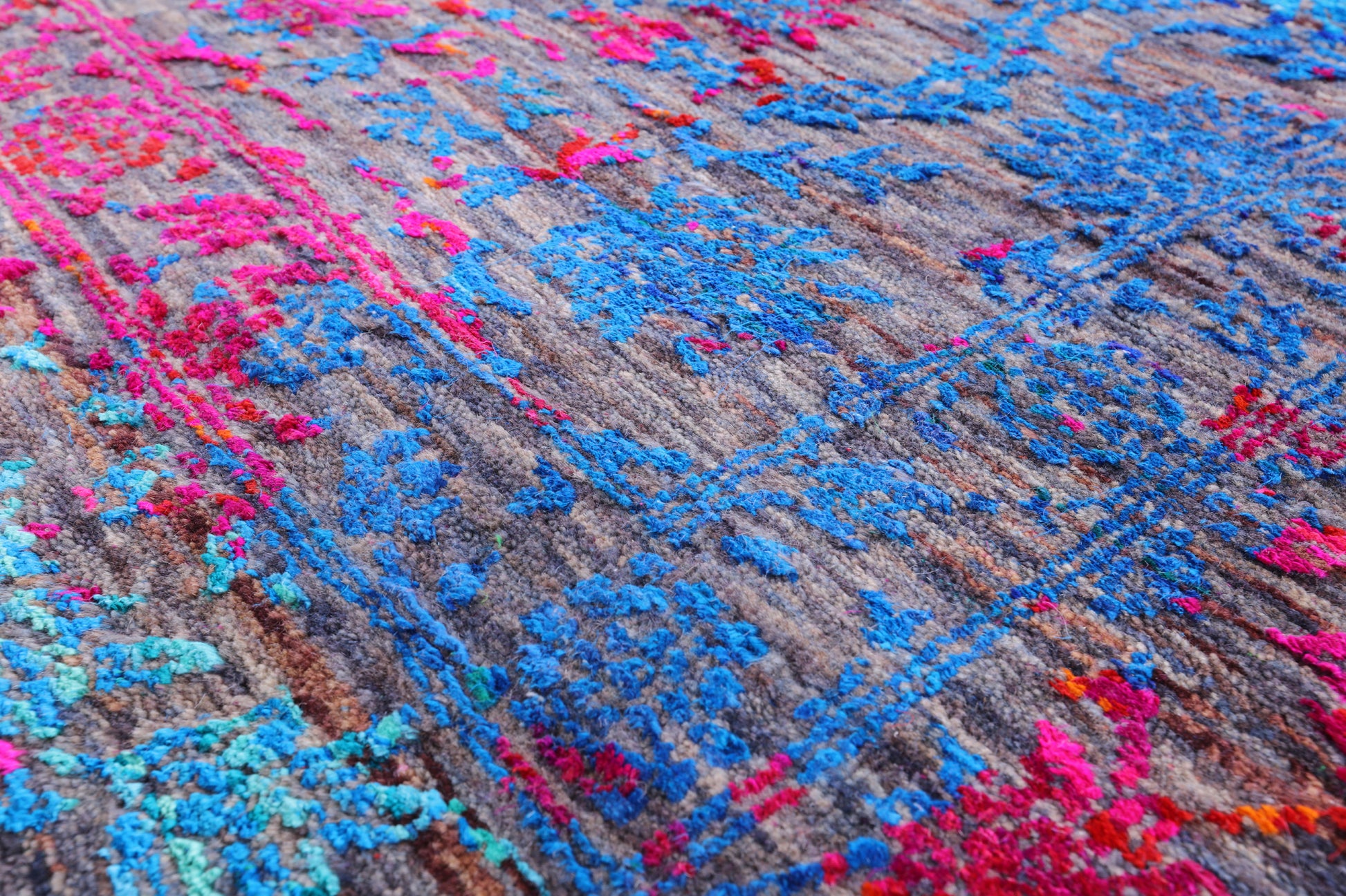 Persian Hand Knotted Wool & Silk Rug - 8' 0" X 10' 3" - Golden Nile