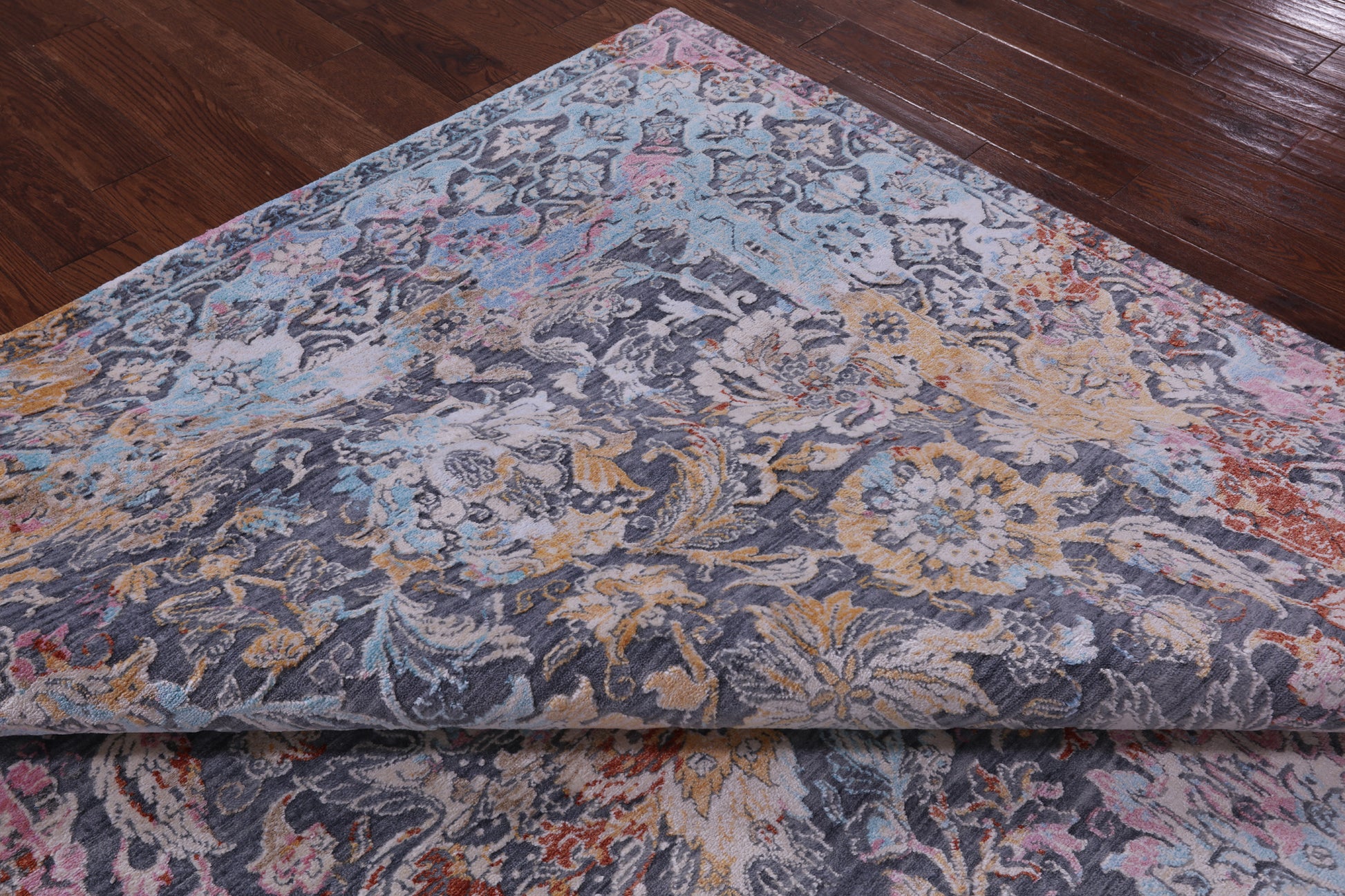 Persian Hand Knotted Wool & Silk Rug - 7' 11" X 10' 0" - Golden Nile