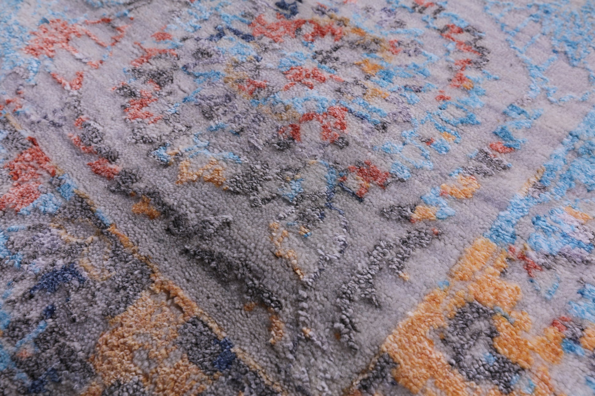 Contemporary Hand Knotted Wool & Silk Rug - 9' 0" X 11' 11" - Golden Nile