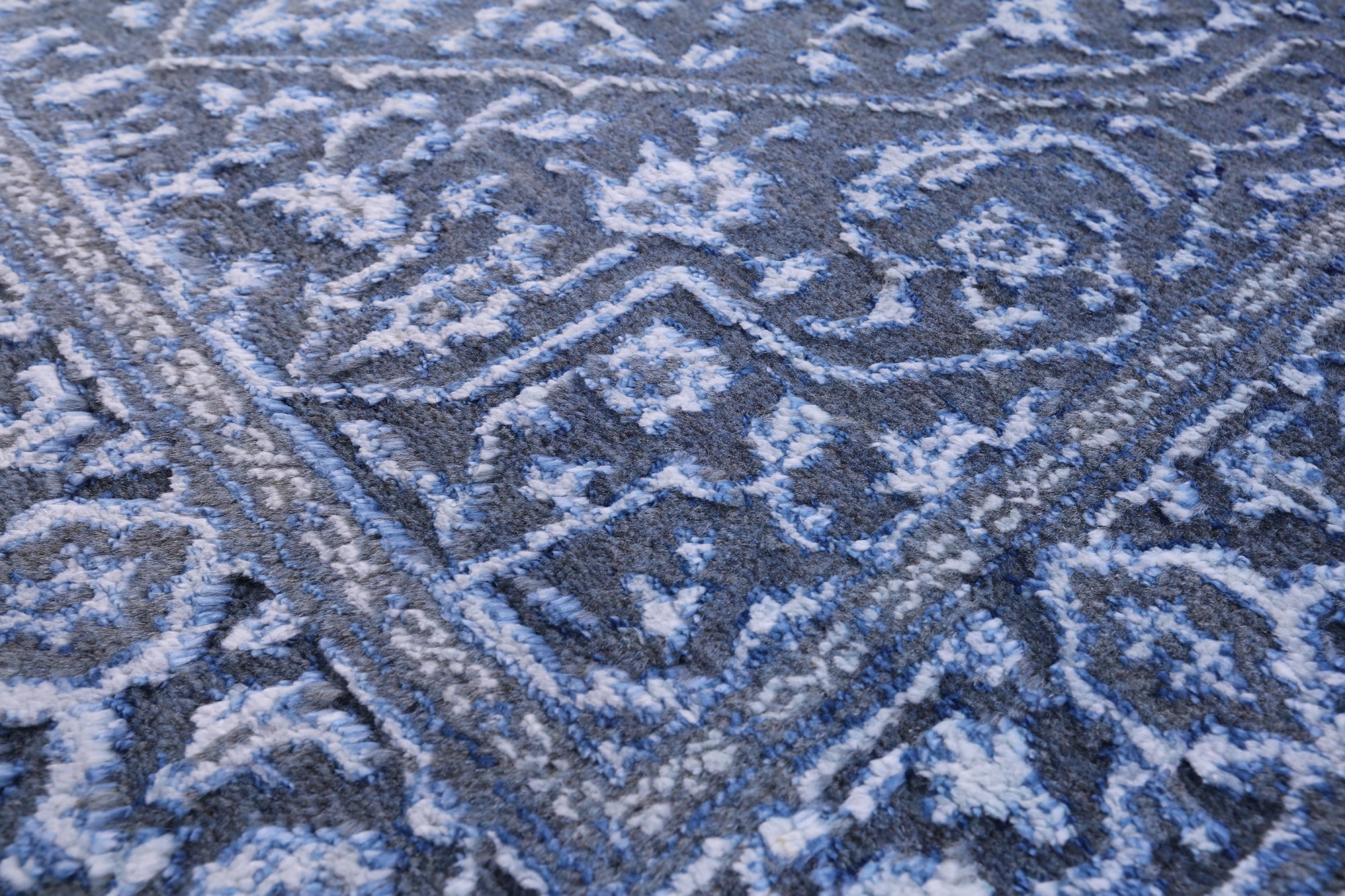 Grey Heriz Serapi Hand Knotted Wool & Silk Runner Rug - 2' 7" X 10' 3" - Golden Nile