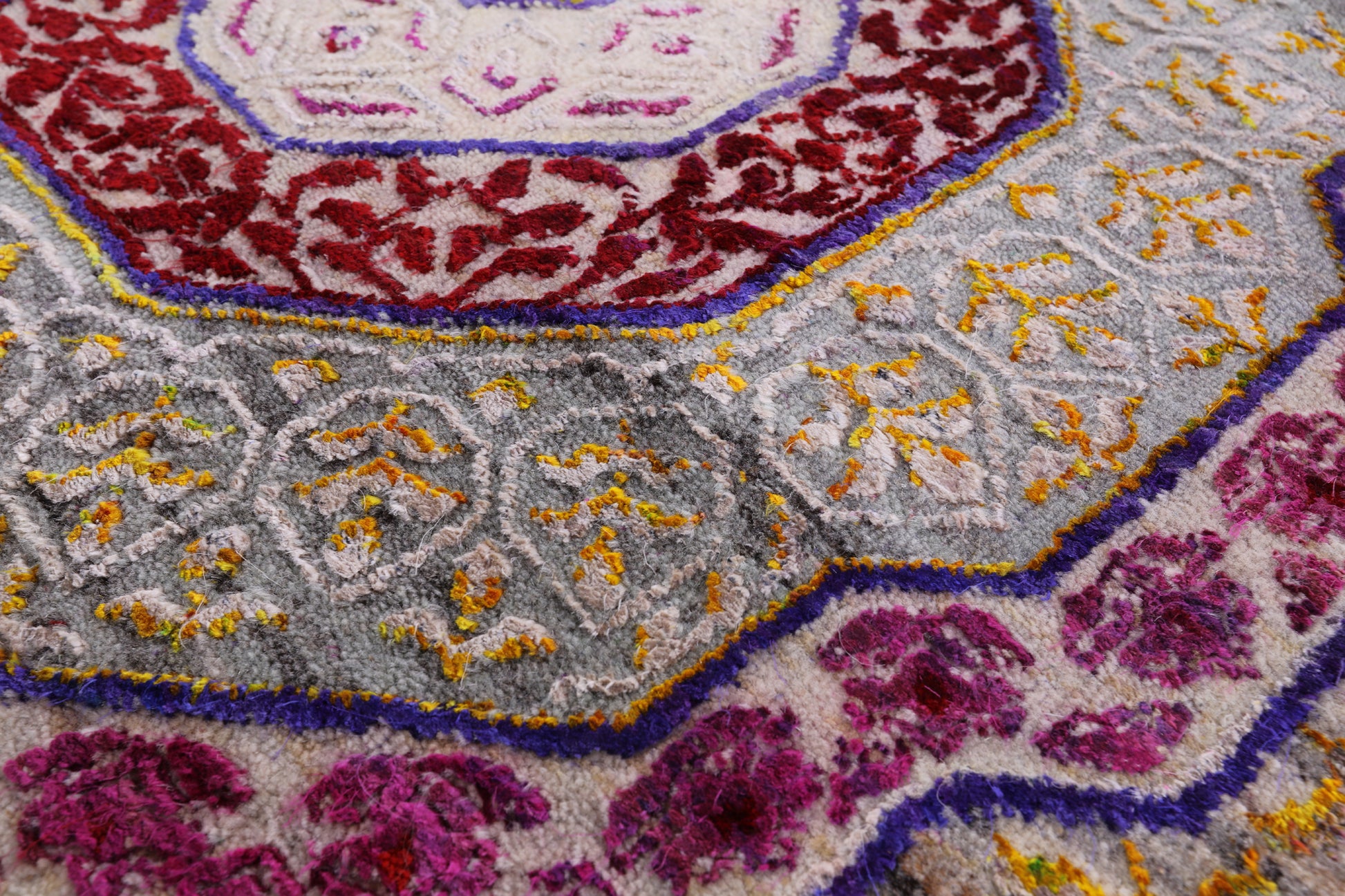 Geometric Persian Mamluk Hand Knotted Wool & Silk Rug - 7' 11" X 9' 9" - Golden Nile