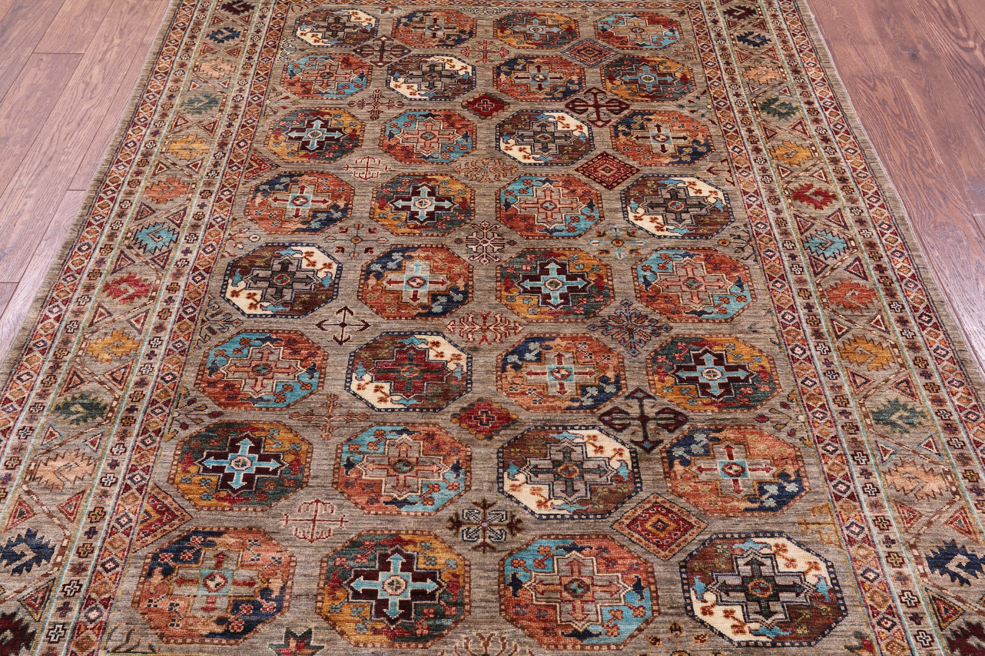 Turkmen Ersari Hand Knotted Wool Rug - 5' 8" X 8' 0" - Golden Nile