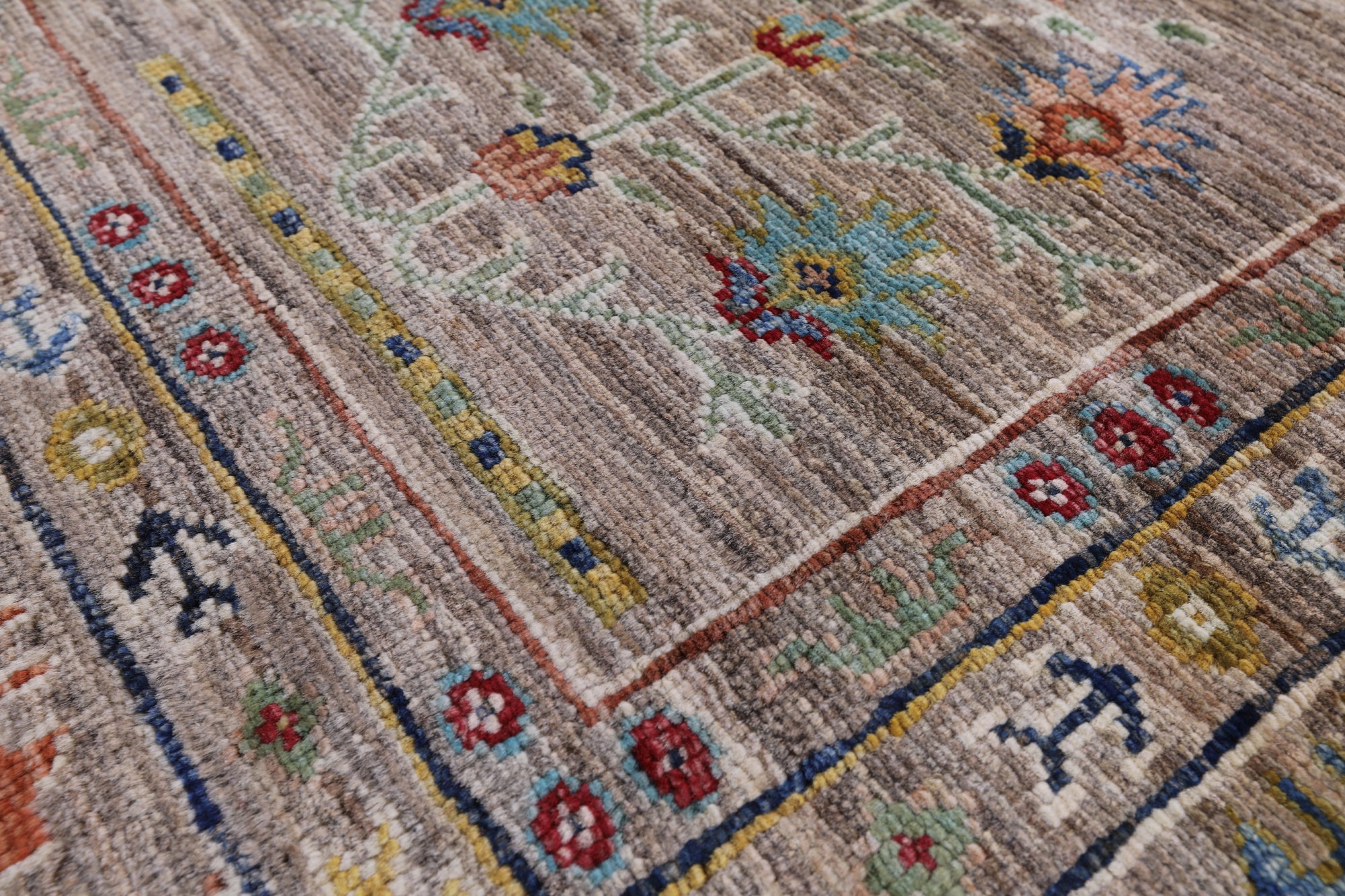 Turkmen Ersari Handmade Wool Rug - 4' 9" X 6' 4" - Golden Nile
