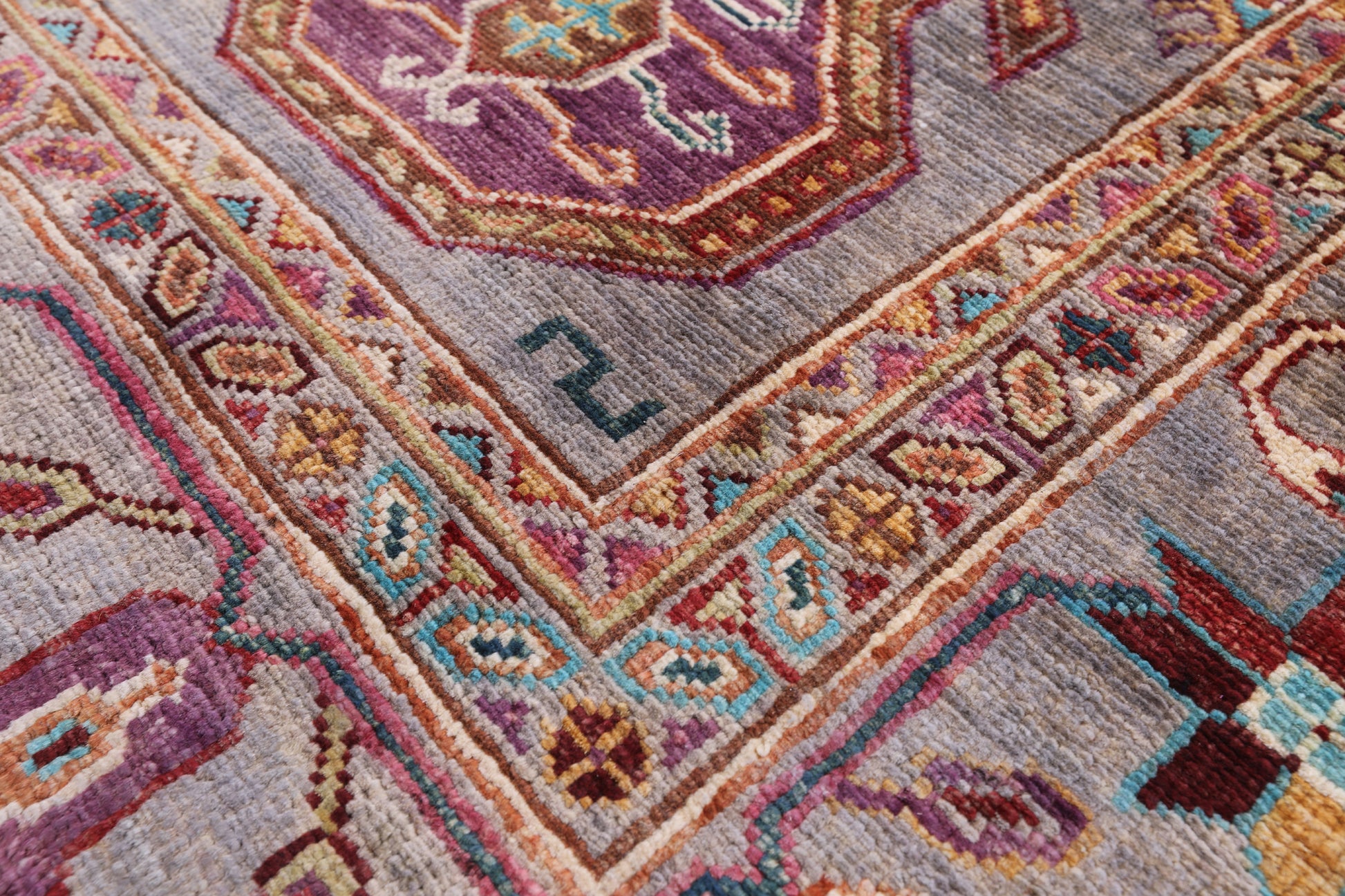 Turkmen Ersari Hand Knotted Wool Rug - 5' 0" X 6' 10" - Golden Nile