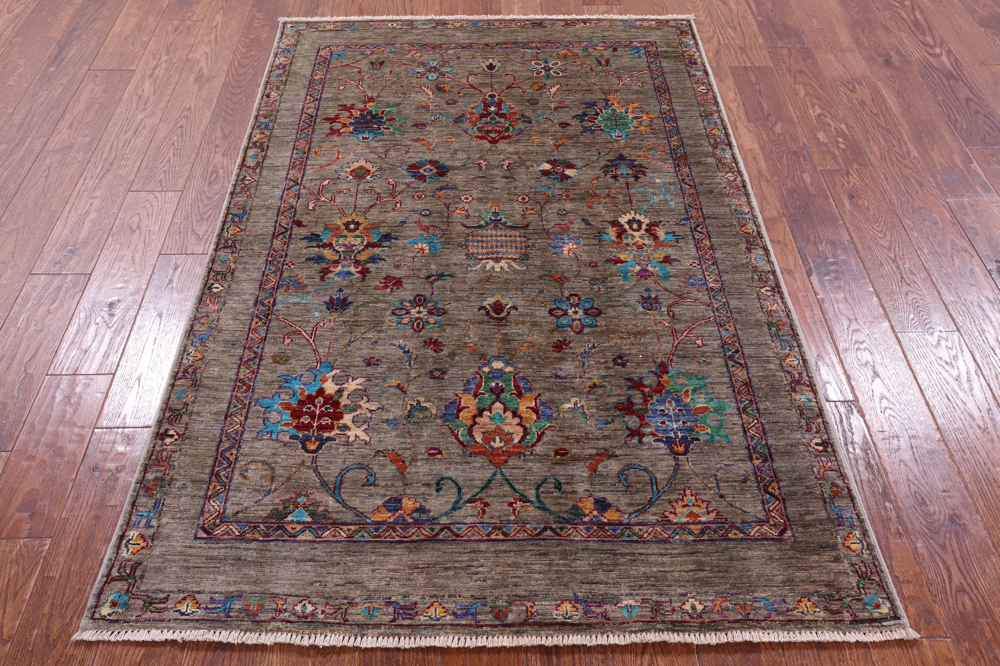 Peshawar Hand Knotted Wool Rug - 4' 0" X 6' 4" - Golden Nile