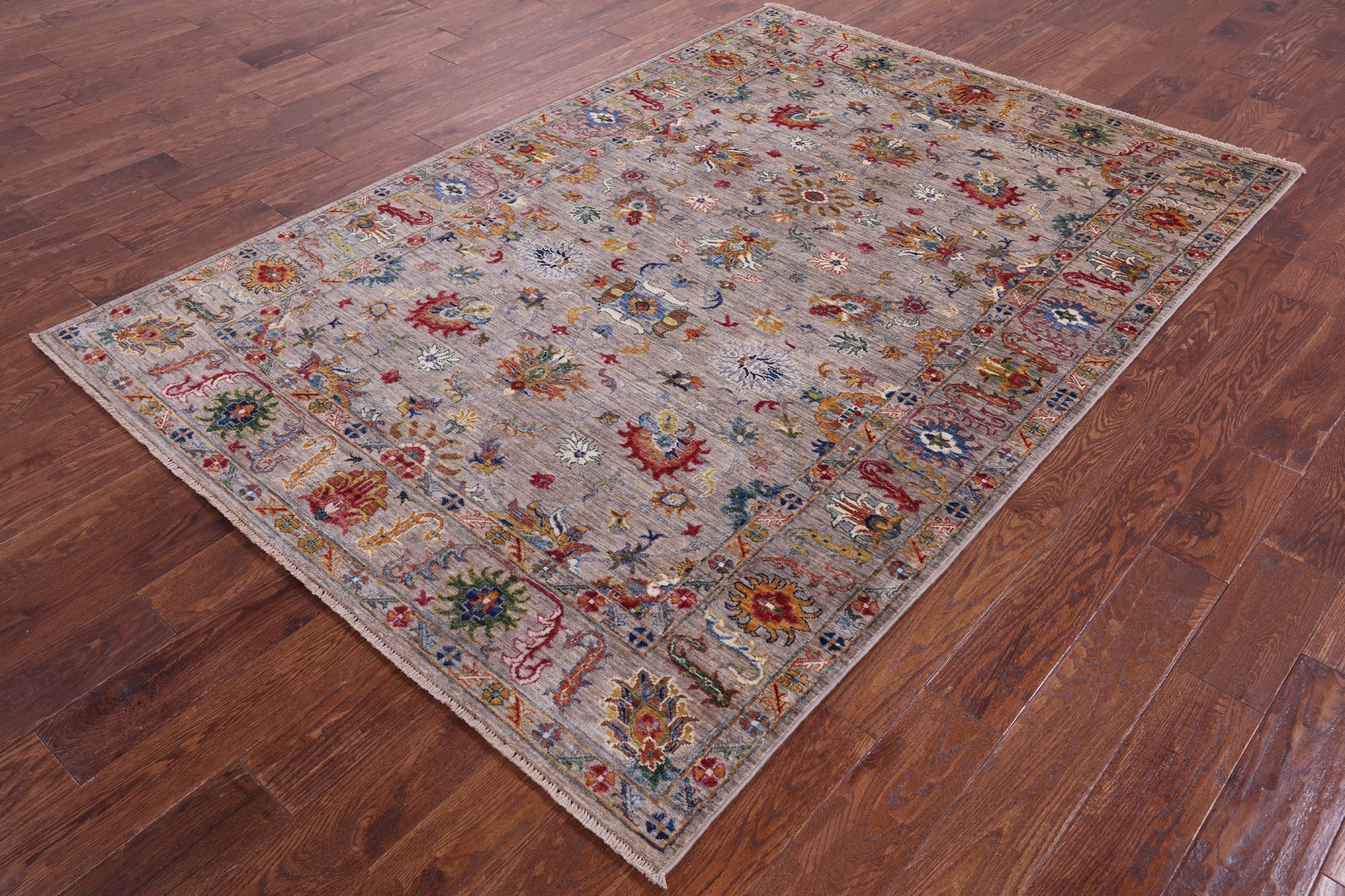 Peshawar Hand Knotted Wool Rug - 5' 5" X 7' 10" - Golden Nile