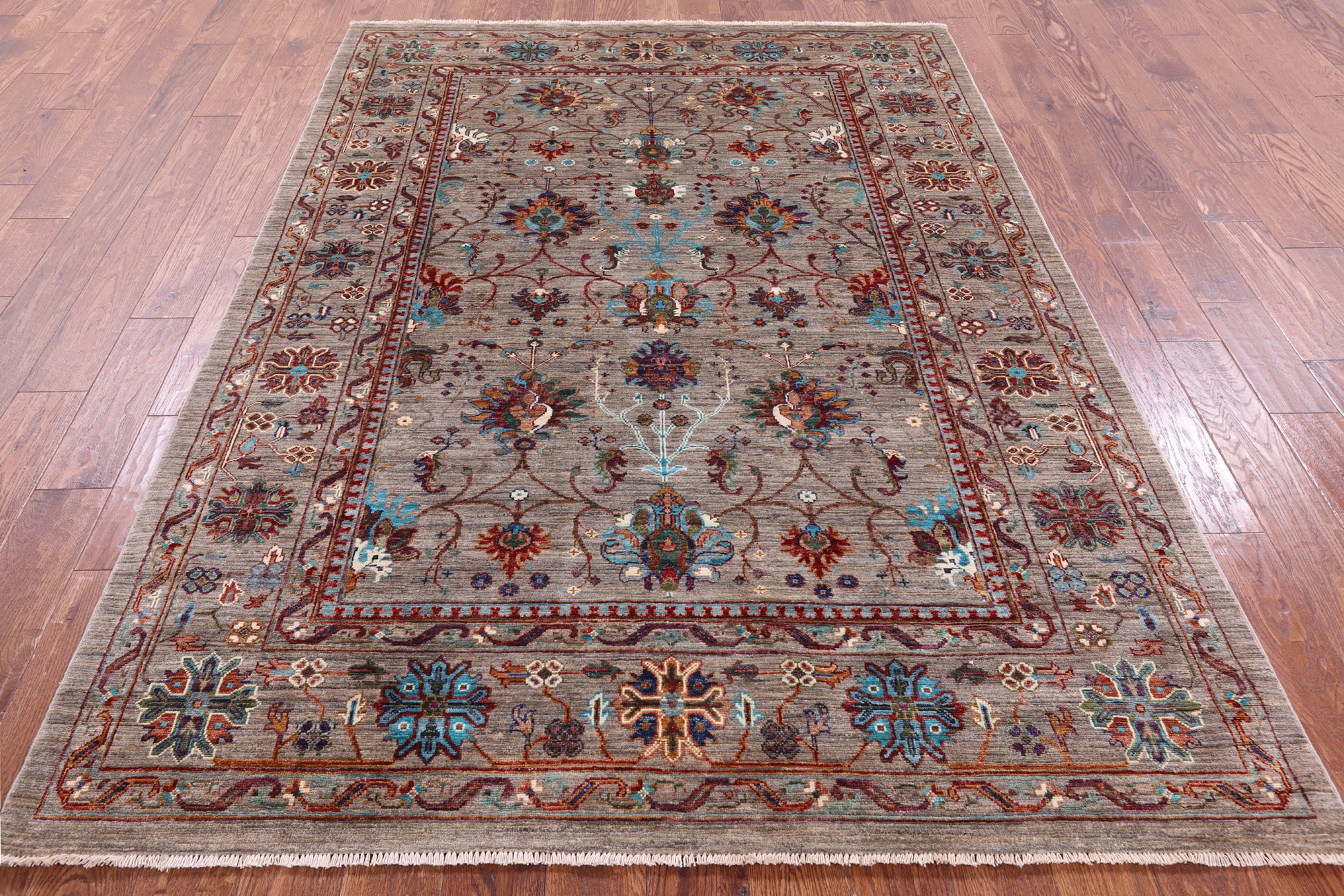 Peshawar Hand Knotted Wool Rug - 5' 9" X 8' 0" - Golden Nile