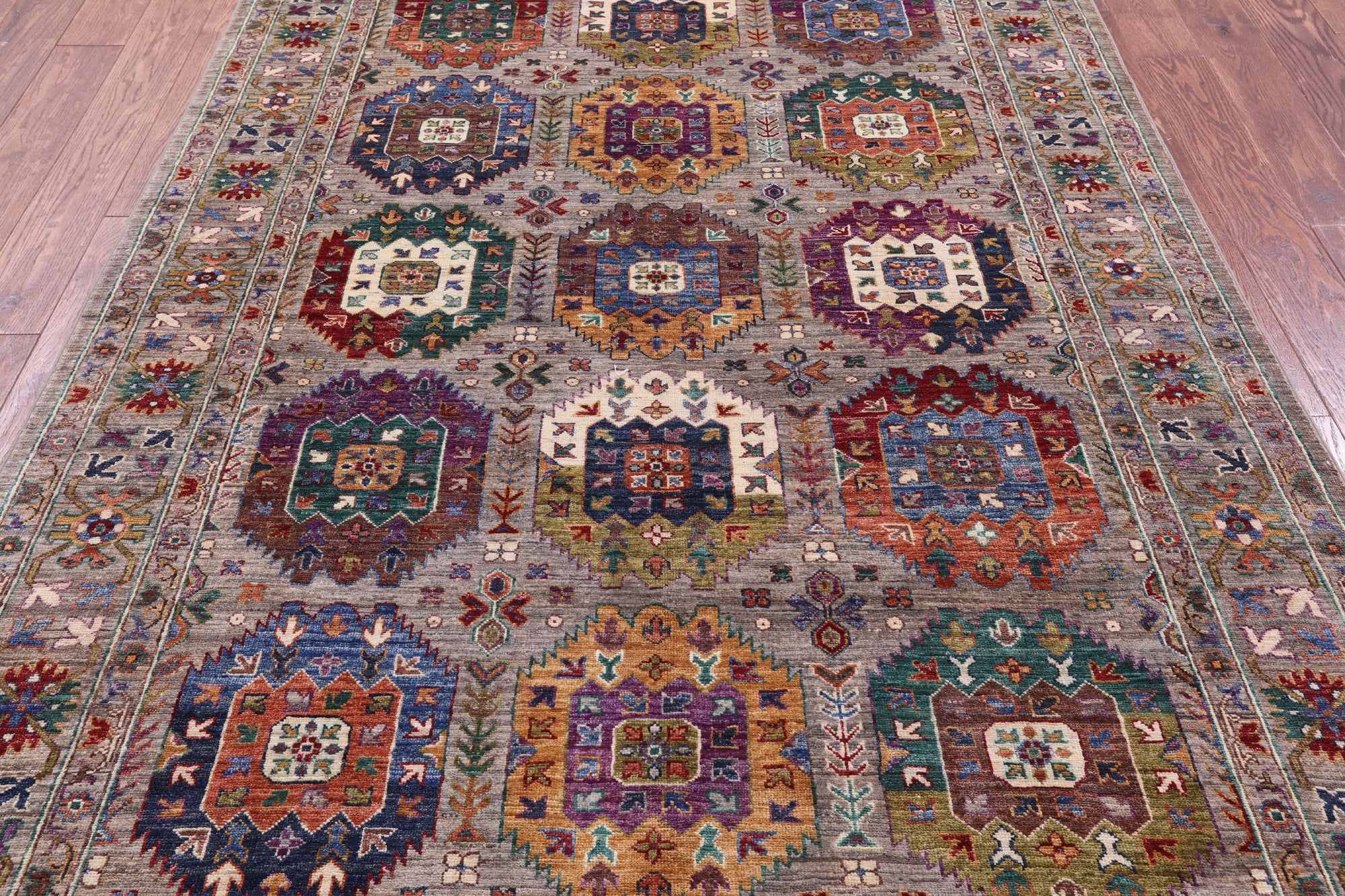 Turkmen Ersari Hand Knotted Wool Rug - 5' 7" X 8' 2" - Golden Nile