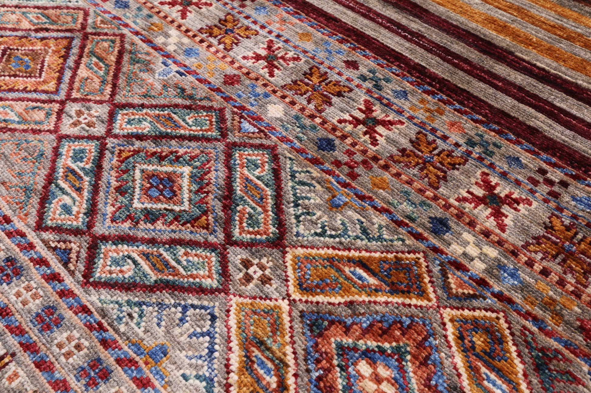 Khorjin Persian Gabbeh Hand Knotted Wool Rug - 5' 10" X 8' 0" - Golden Nile