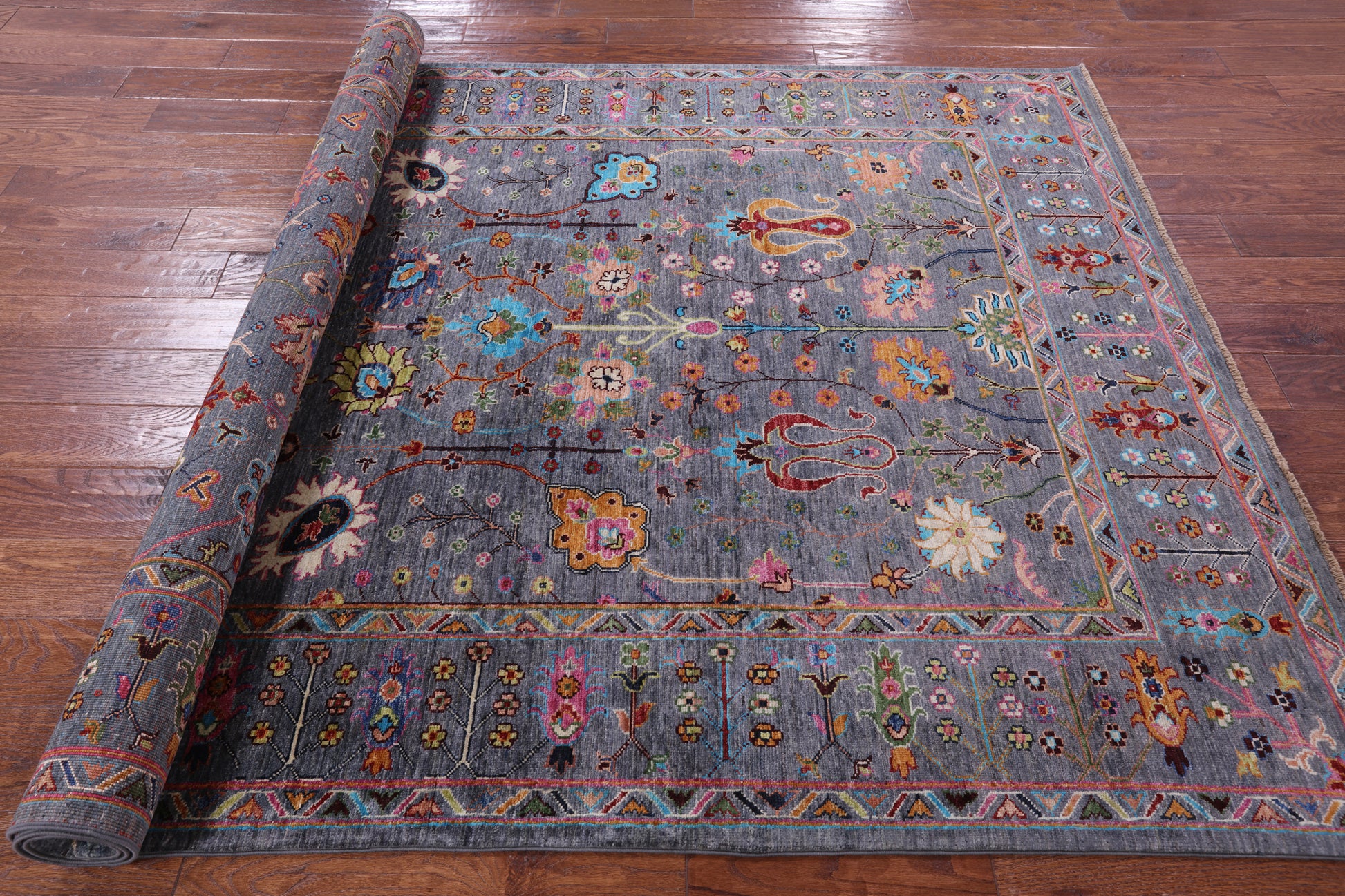 Grey Peshawar Hand Knotted Wool Rug - 5' 8" X 8' 5" - Golden Nile