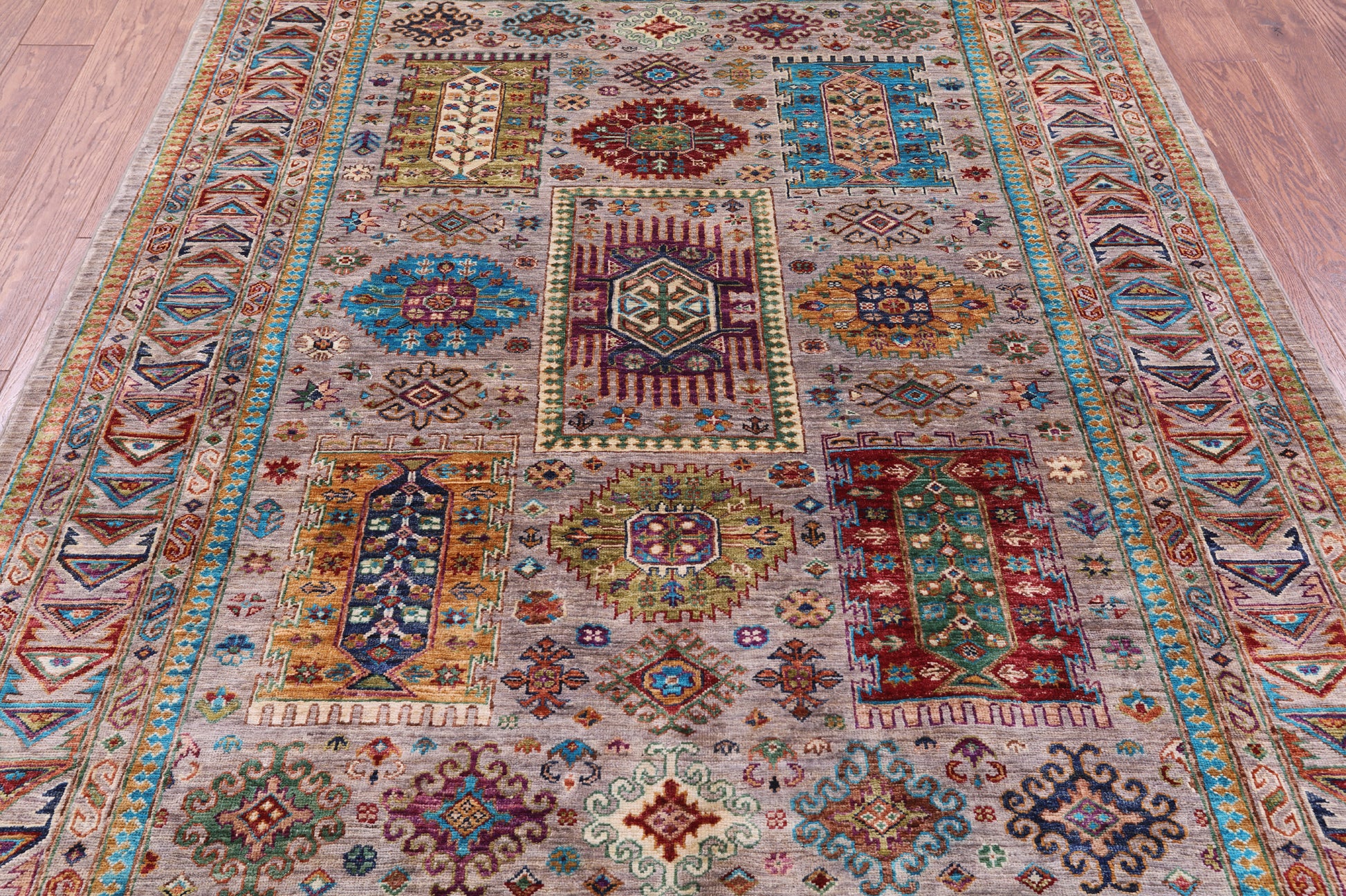 Turkmen Ersari Hand Knotted Wool Rug - 5' 7" X 7' 8" - Golden Nile