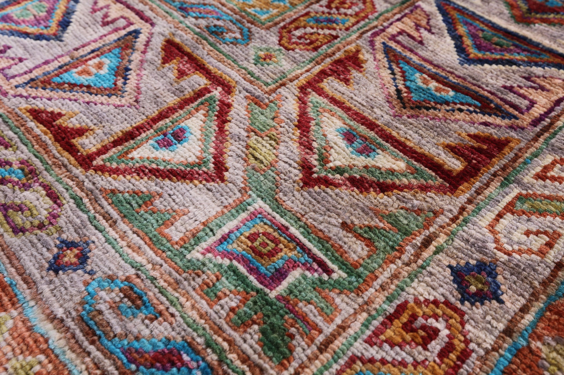 Turkmen Ersari Hand Knotted Wool Rug - 5' 7" X 7' 8" - Golden Nile