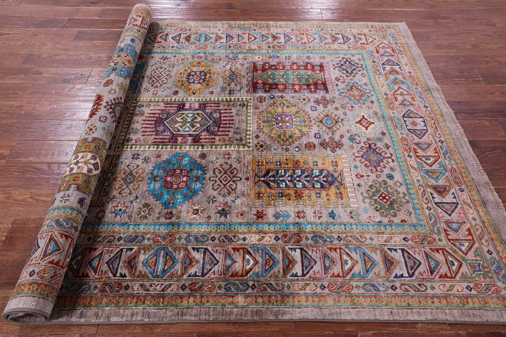 Turkmen Ersari Hand Knotted Wool Rug - 5' 7" X 7' 8" - Golden Nile