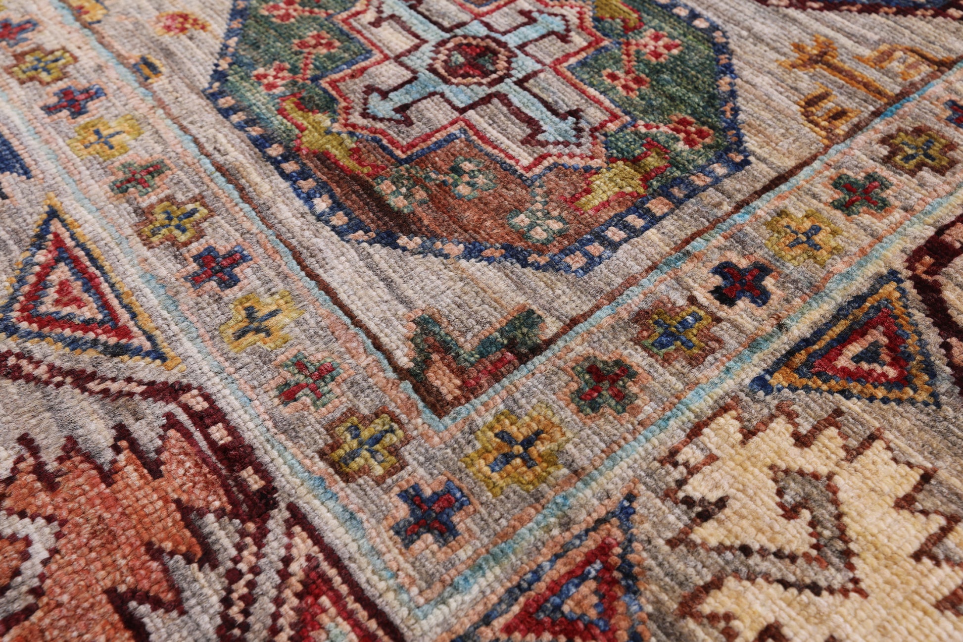 Turkmen Ersari Handmade Wool Rug - 4' 11" X 6' 7" - Golden Nile