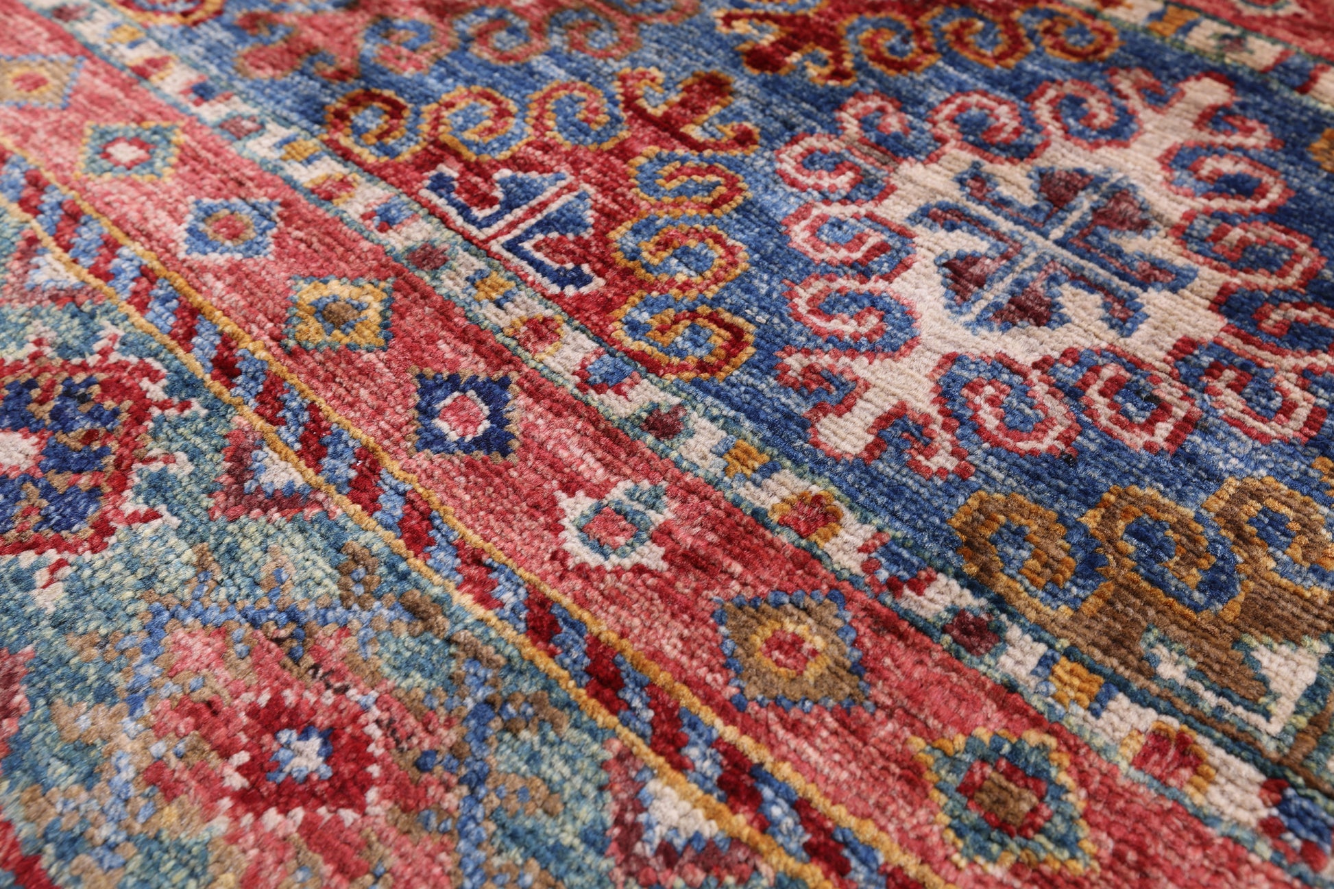 Khorjin Persian Gabbeh Hand Knotted Wool Rug - 4' 0" X 6' 1" - Golden Nile