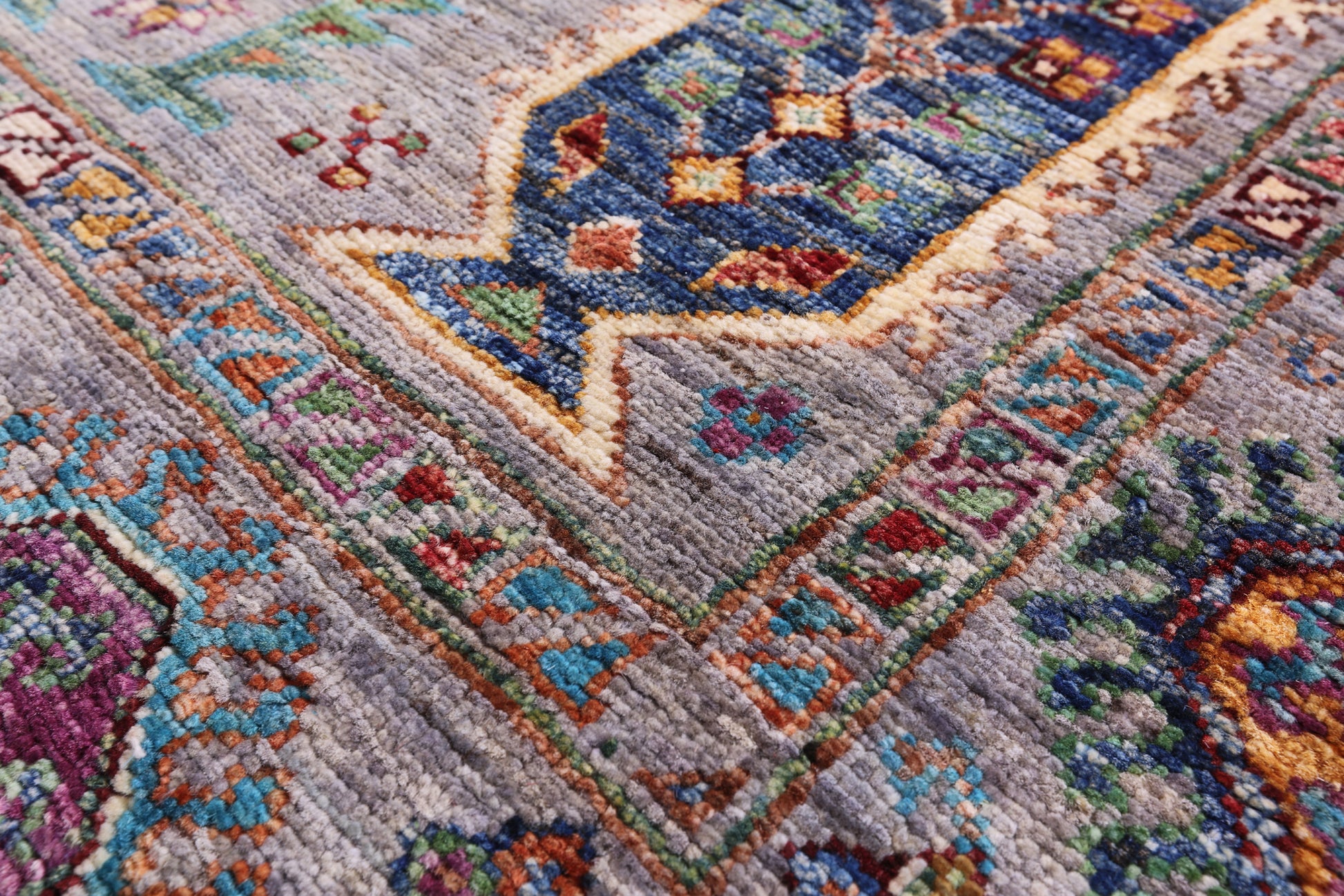 Grey Turkmen Ersari Hand Knotted Wool Rug - 5' 7" X 8' 9" - Golden Nile
