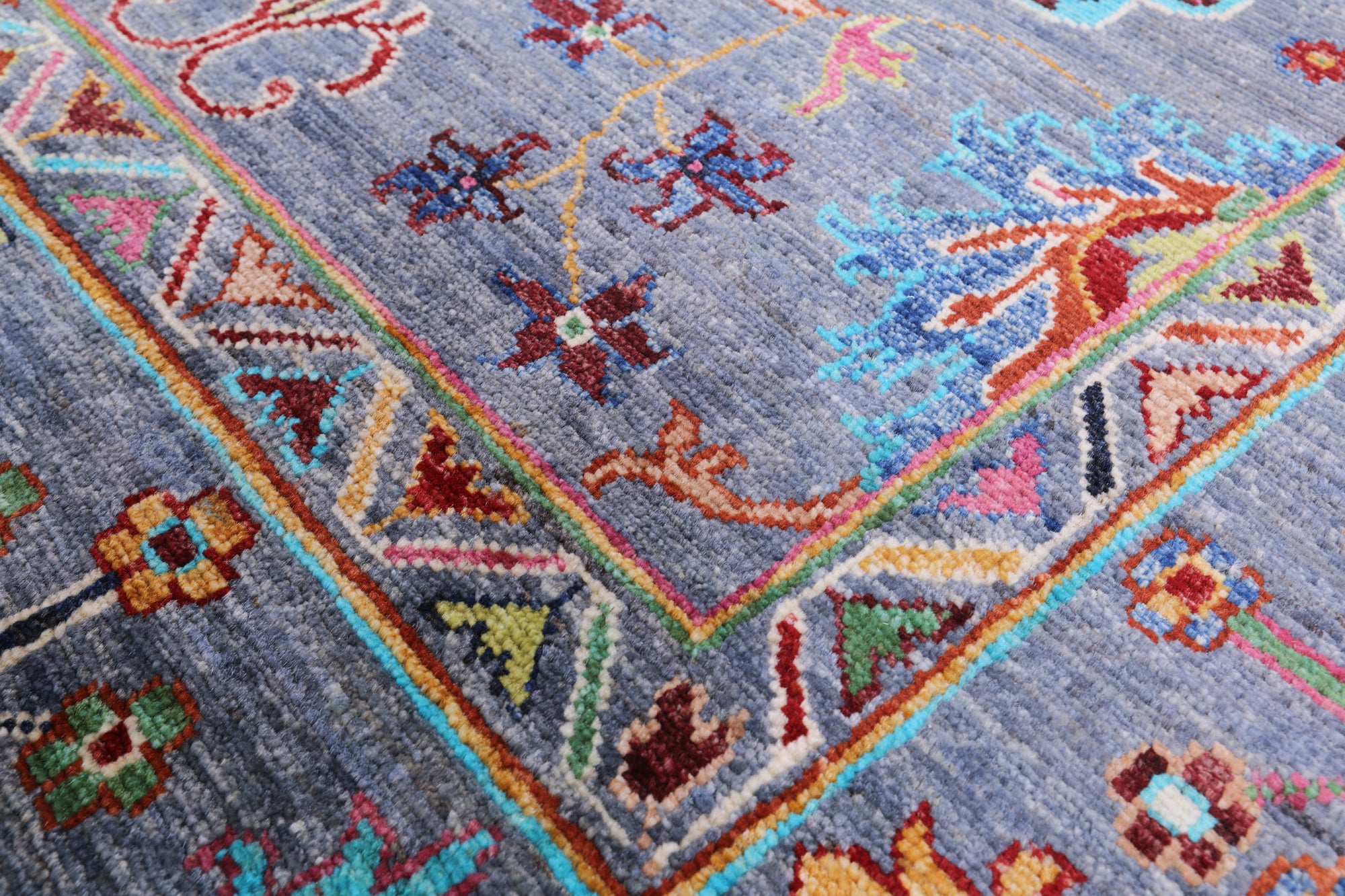Peshawar Hand Knotted Wool Rug - 5' 7" X 8' 7" - Golden Nile