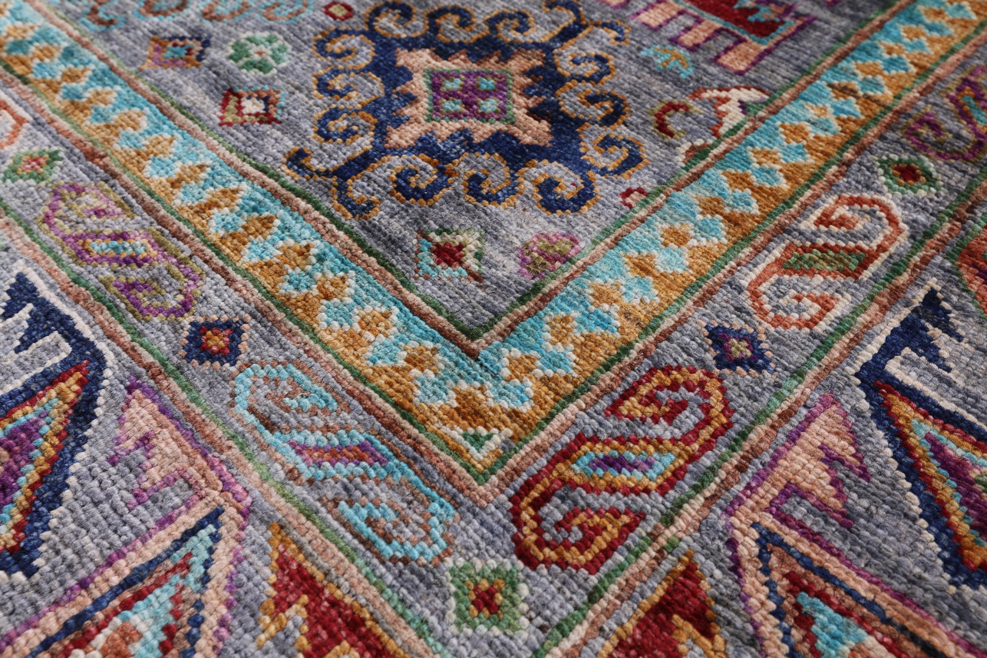 Grey Turkmen Ersari Hand Knotted Wool Rug - 5' 0" X 7' 2" - Golden Nile