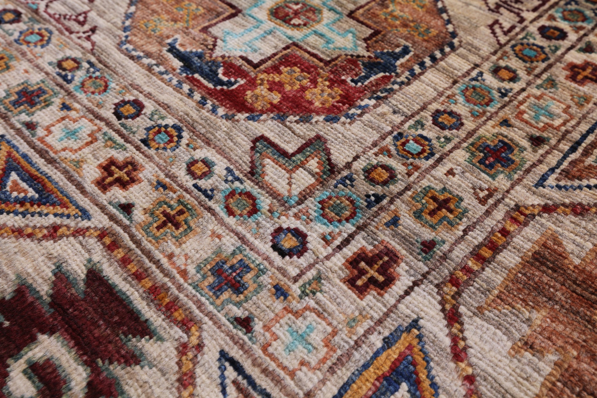 Turkmen Ersari Hand Knotted Wool Rug - 5' 7" X 7' 9" - Golden Nile