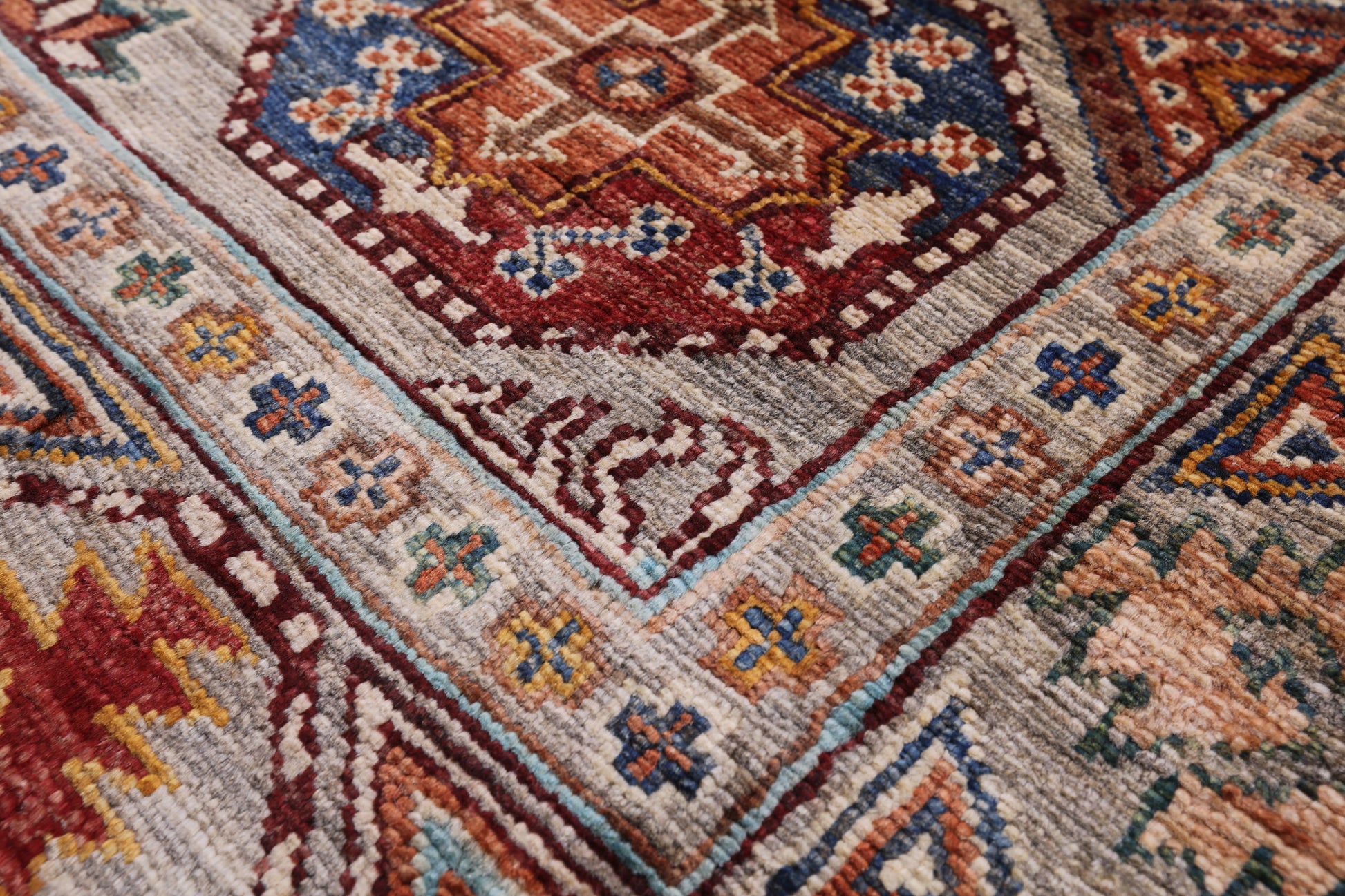 Turkmen Ersari Hand Knotted Wool Rug - 4' 2" X 6' 0" - Golden Nile