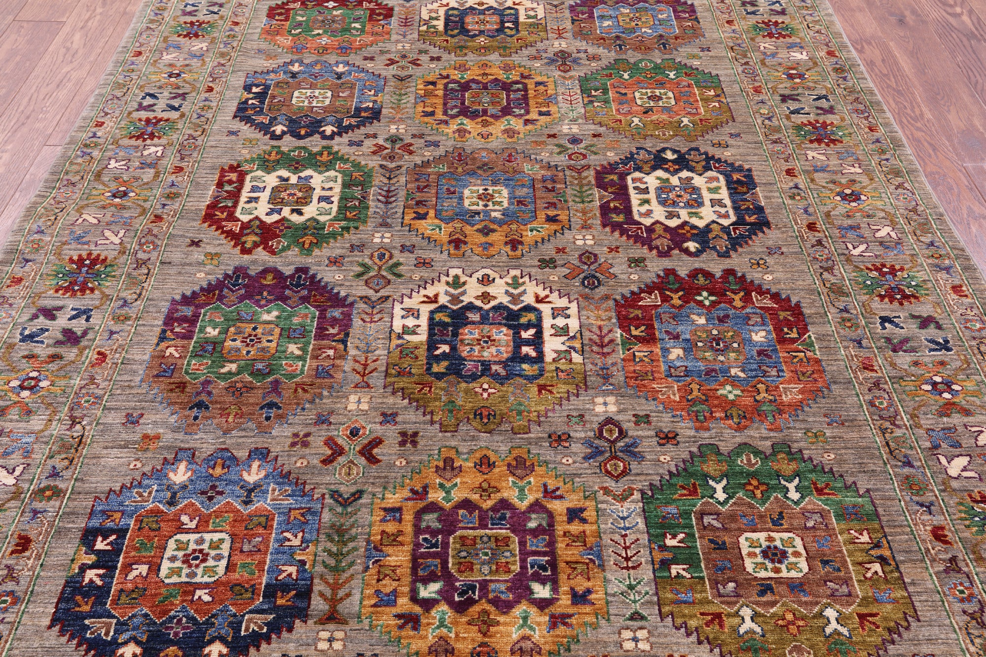 Turkmen Ersari Handmade Wool Rug - 5' 10" X 7' 10" - Golden Nile