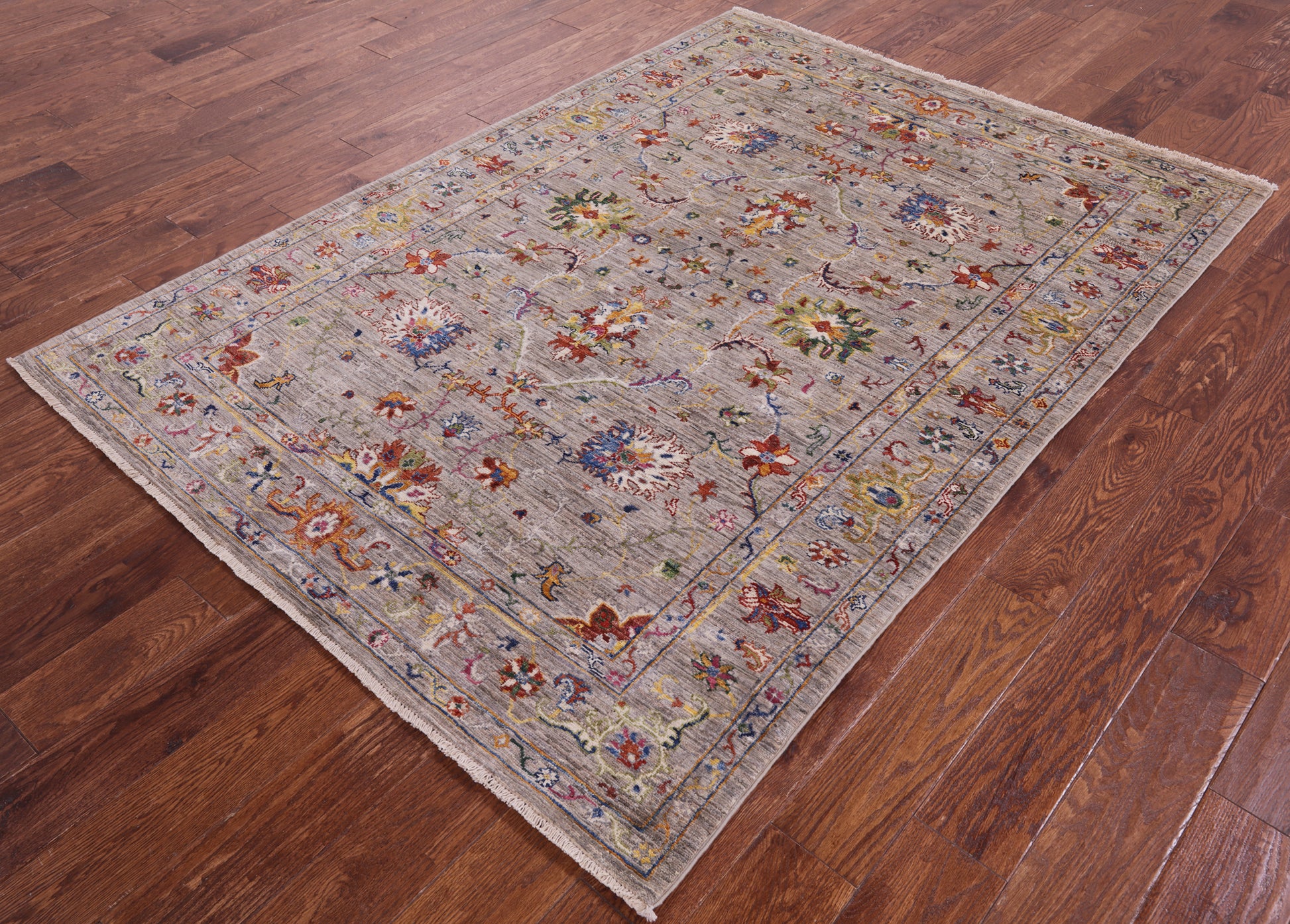 Peshawar Hand Knotted Wool Rug - 4' 11" X 6' 11" - Golden Nile