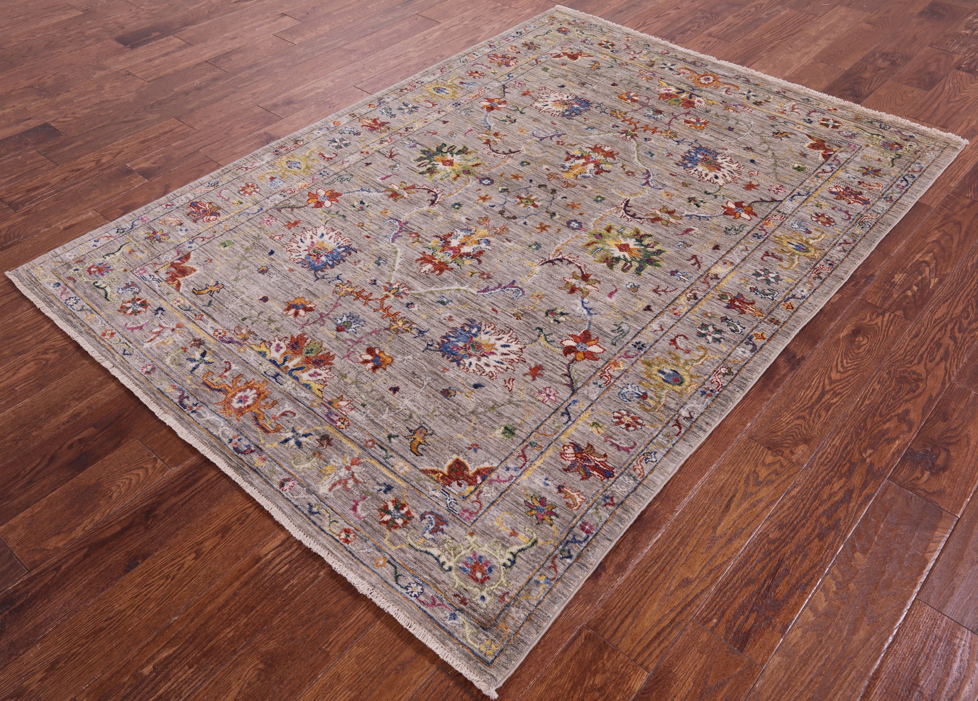 Peshawar Hand Knotted Wool Rug - 4' 11" X 6' 11" - Golden Nile