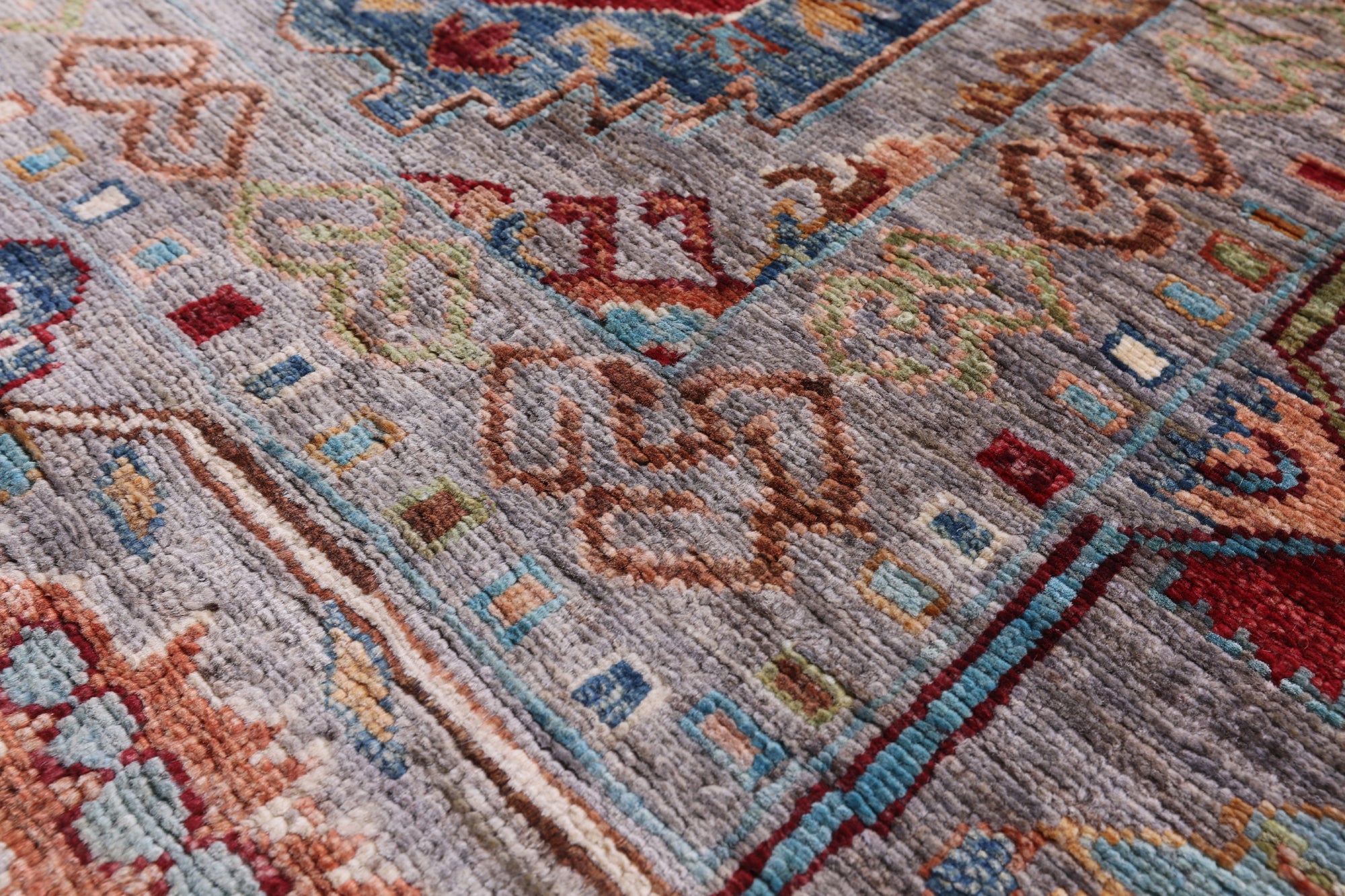 Turkmen Ersari Hand Knotted Wool Rug - 5' 8" X 7' 9" - Golden Nile