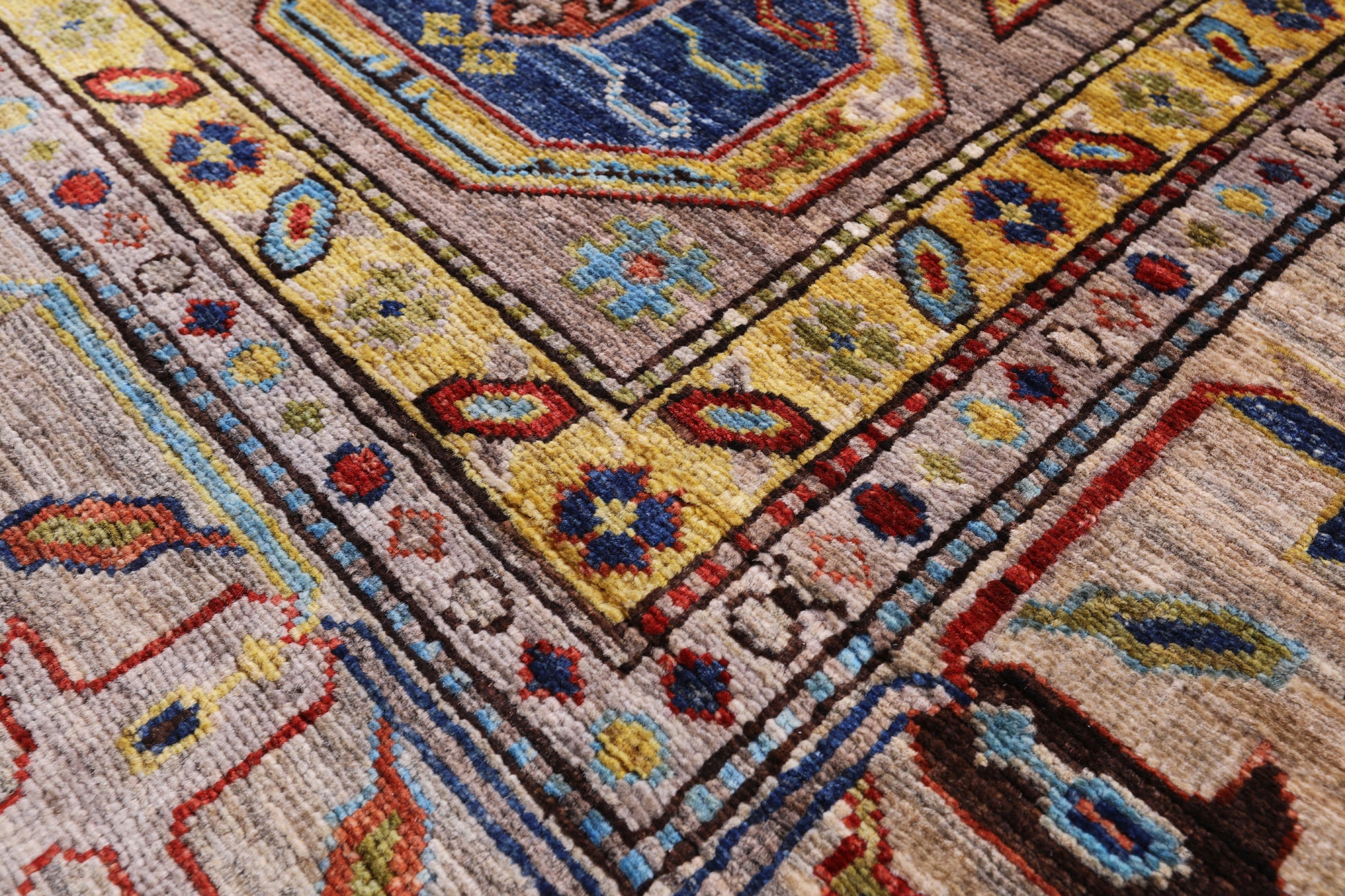 Turkmen Ersari Hand Knotted Wool Rug - 5' 9" X 8' 2" - Golden Nile