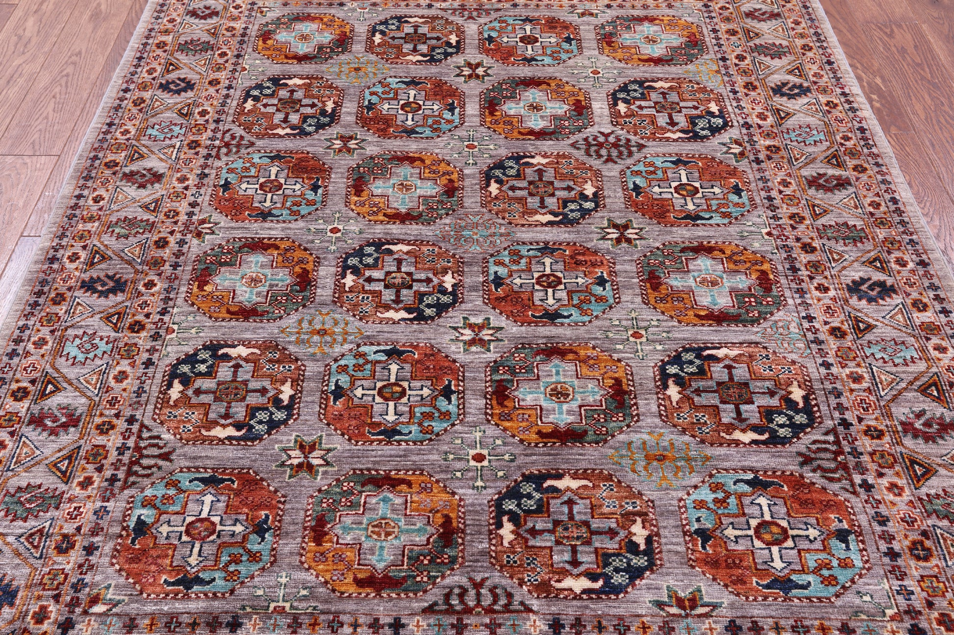 Grey Turkmen Ersari Hand Knotted Wool Rug - 5' 1" X 6' 6" - Golden Nile